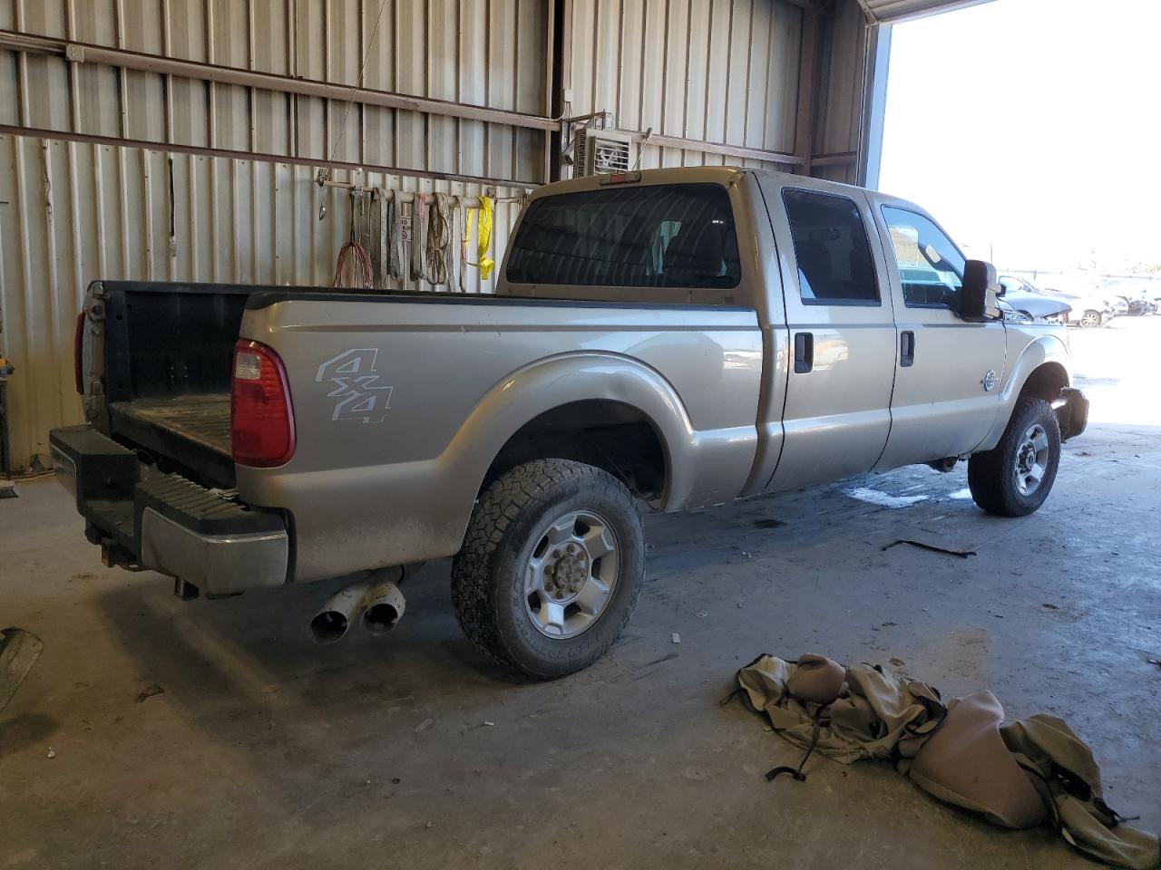 2011 Ford F250 VIN 1FT7W2BT1BEC70747 Copart auction photo, front end / minor dent/scratches damage thumbnail 3