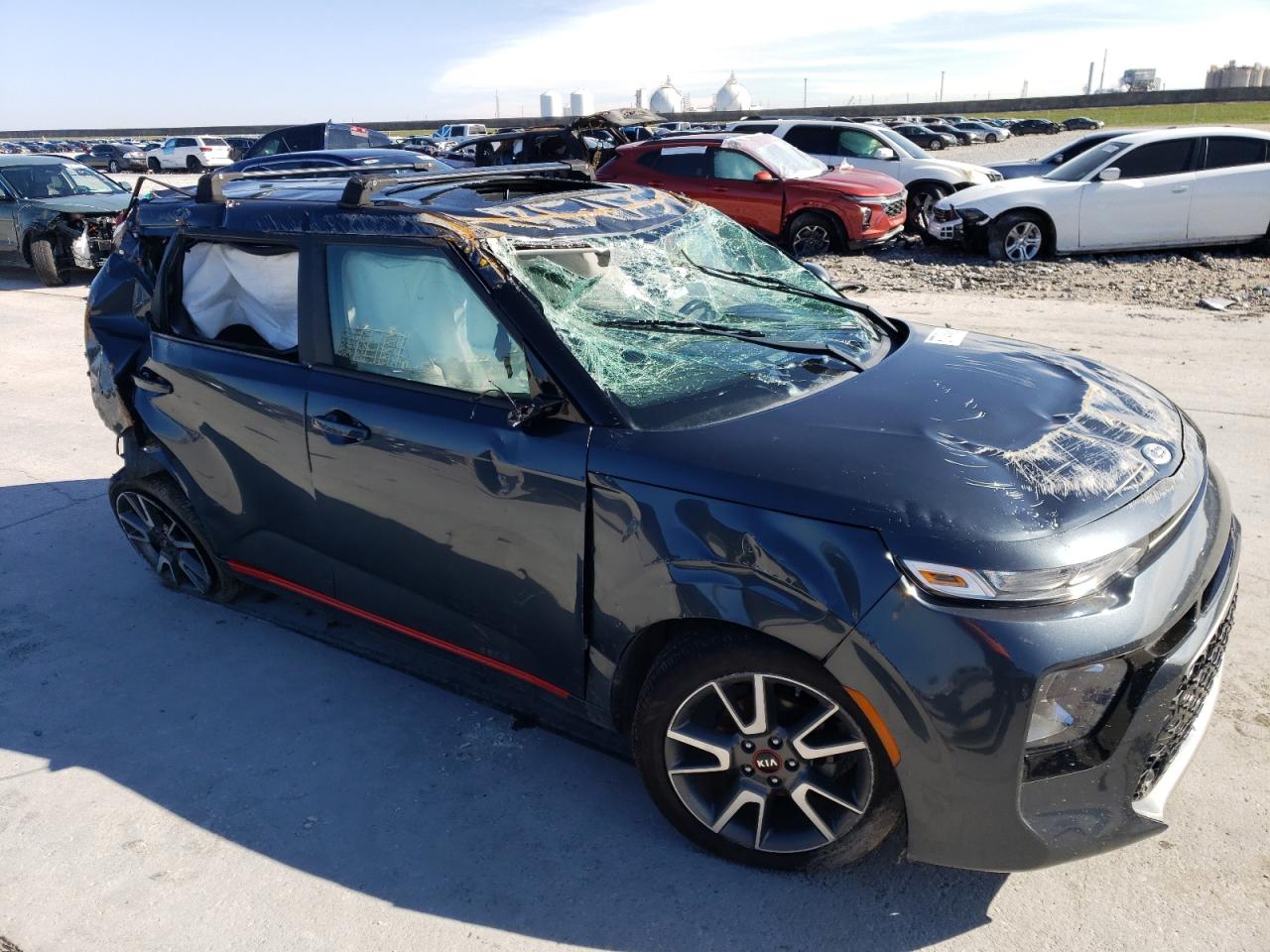 2020 KIA Soul VIN KNDJ63AU5L7050779 Copart auction photo, all over damage thumbnail 4