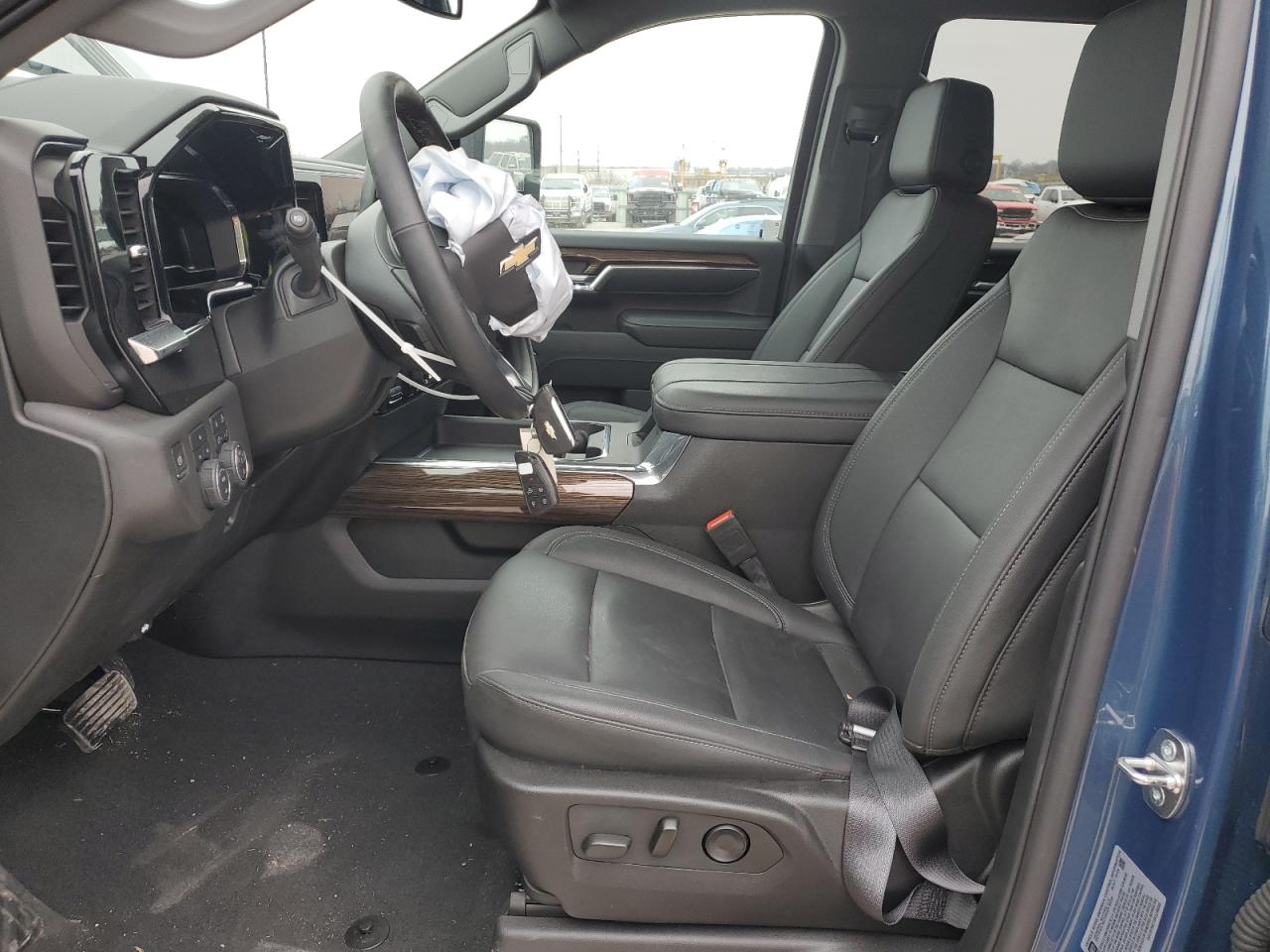 2024 Chevrolet Silverado VIN 2GC4YNE74R1196085 Copart auction photo, front end / minor dent/scratches damage thumbnail 7
