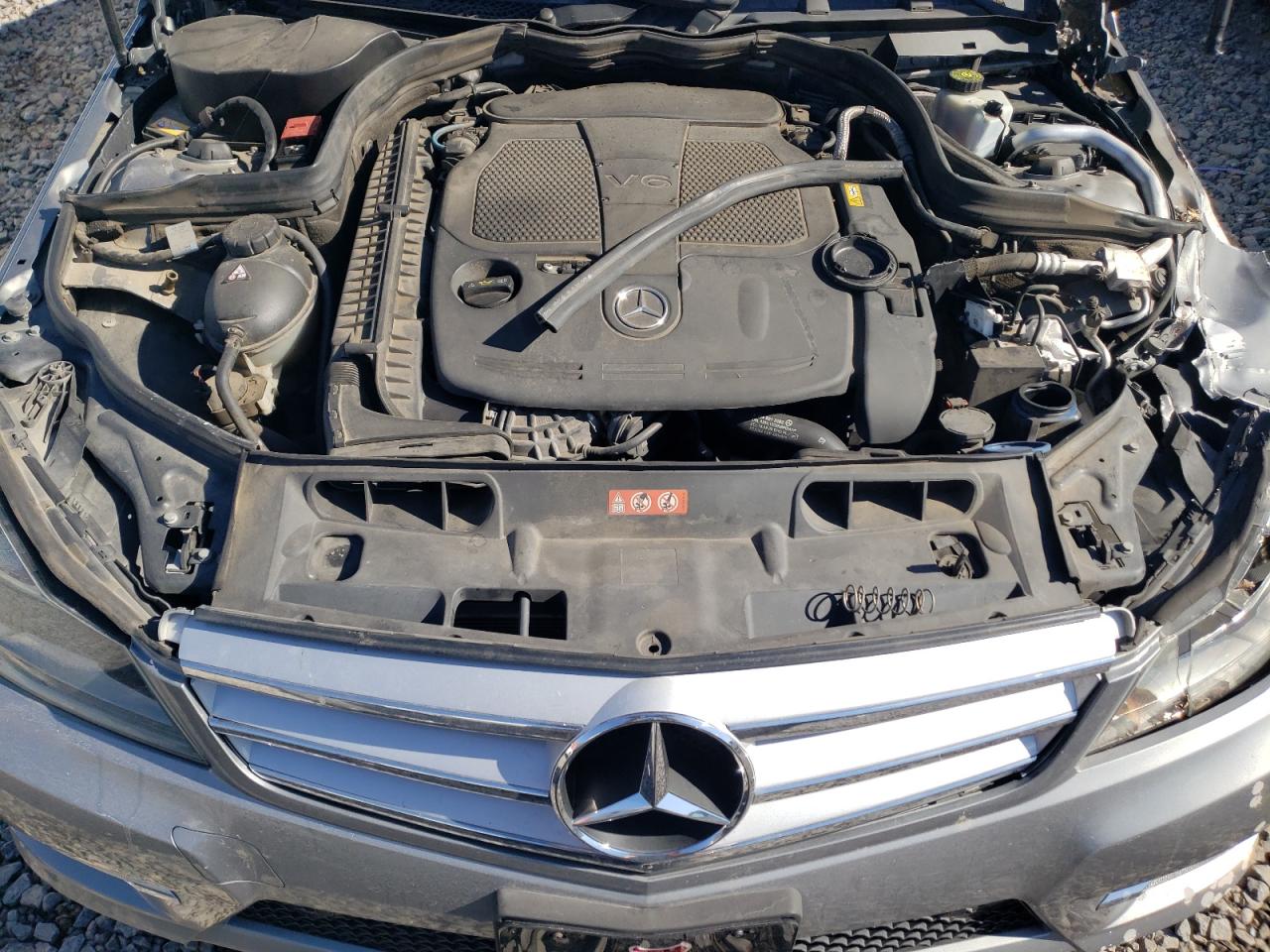 2013 Mercedes-Benz C-klasse VIN WDDGF8AB7DA817063 Copart auction photo, front end damage thumbnail 11