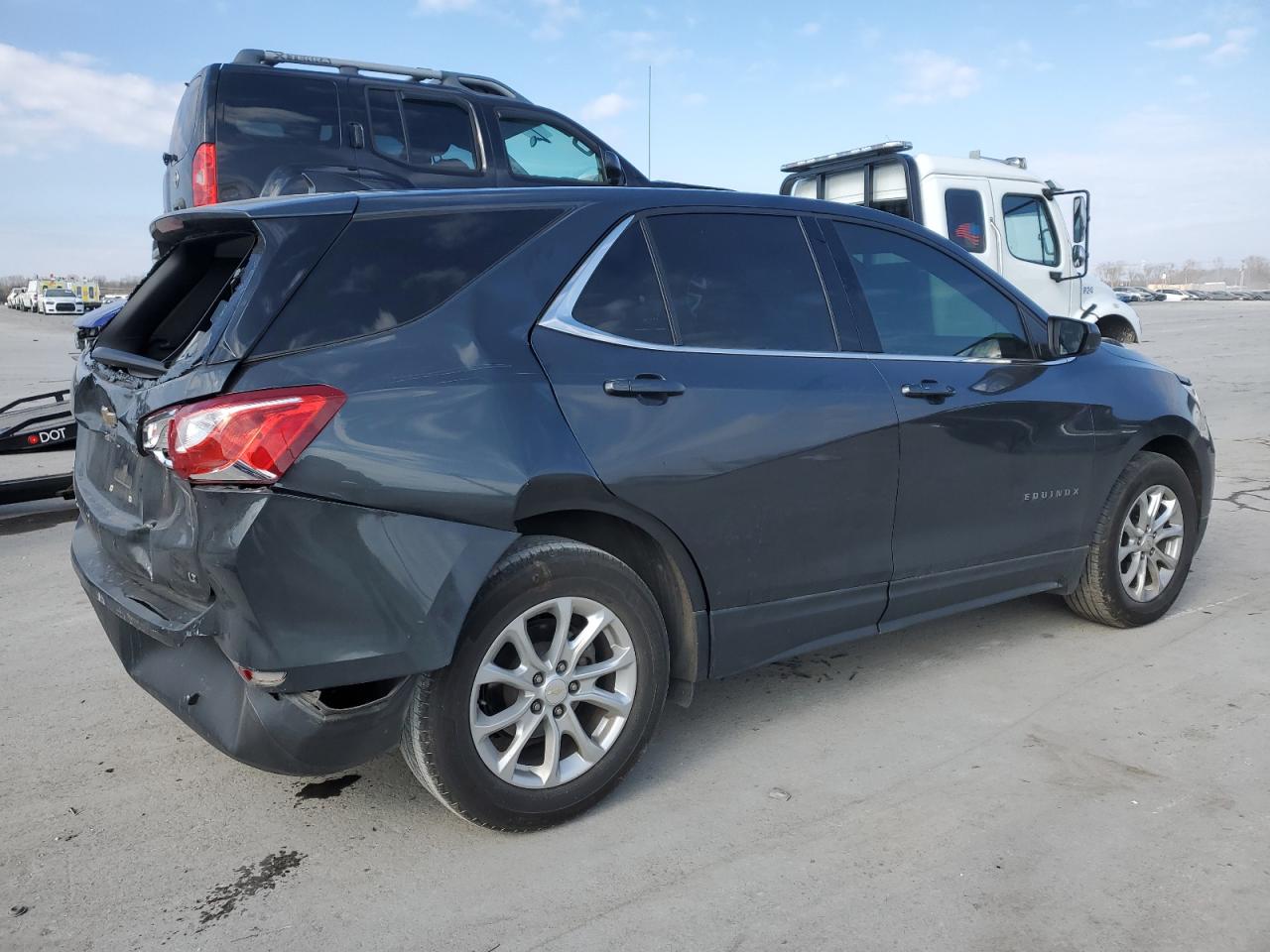2020 Chevrolet Equinox VIN 2GNAXKEV2L6193920 Copart auction photo, rear end / side damage thumbnail 3