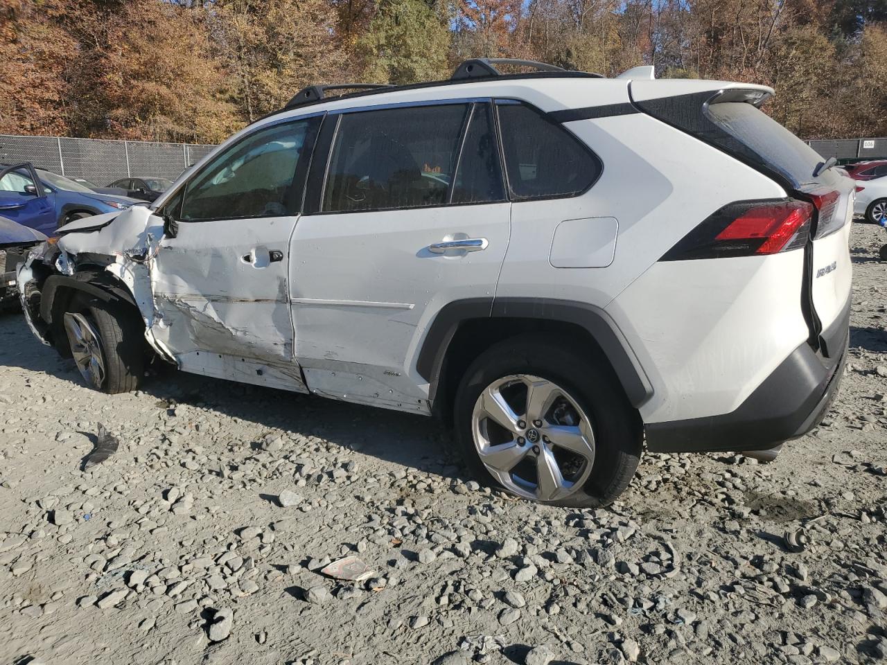 2019 Toyota RAV 4 VIN 2T3DWRFV3KW015078 Copart auction photo, side / undercarriage damage thumbnail 2