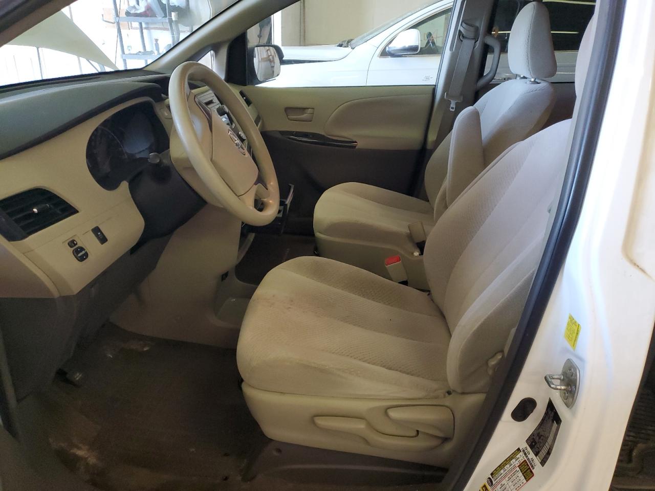 2011 Toyota Sienna VIN 5TDKA3DC5BS006386 Copart auction photo, front end damage thumbnail 7