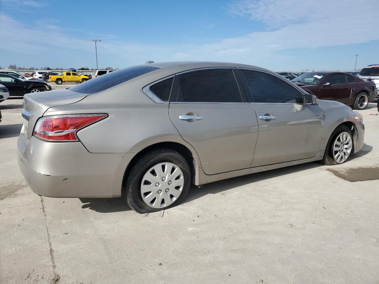 2015 Nissan Altima VIN 1N4AL3AP7FC202131 Copart auction photo, all over damage thumbnail 3