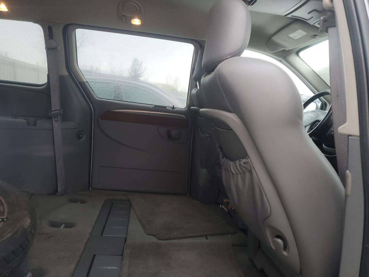 2006 Chrysler Town & Country VIN 2A8GP64L06R797309 Copart auction photo, front end damage thumbnail 11