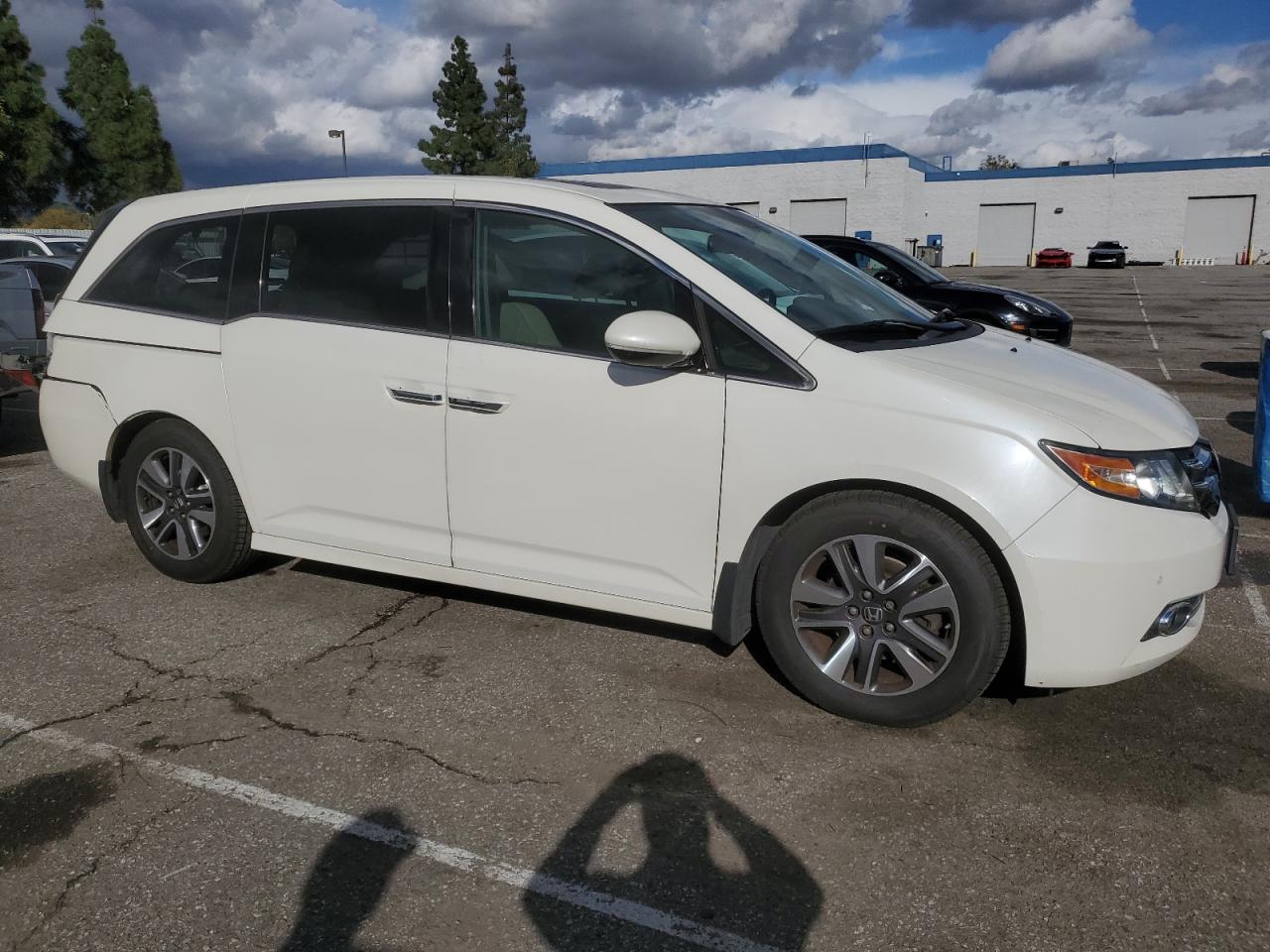 2015 Honda Odyssey VIN 5FNRL5H99FB049433 Copart auction photo, rear end / side damage thumbnail 4