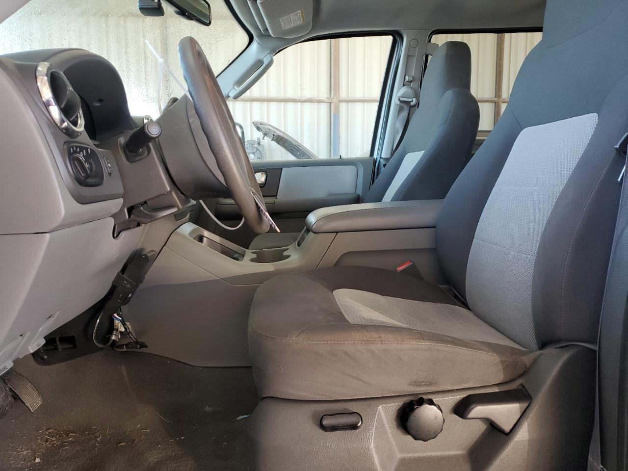 2006 Ford Expedition VIN 1FMPU15596LA22952 Copart auction photo, front end / minor dent/scratches damage thumbnail 7
