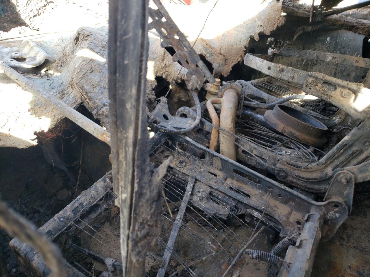 1995 Dodge RAM VIN 1B7KF26C7SS383141 Copart auction photo, rollover / burn damage thumbnail 8