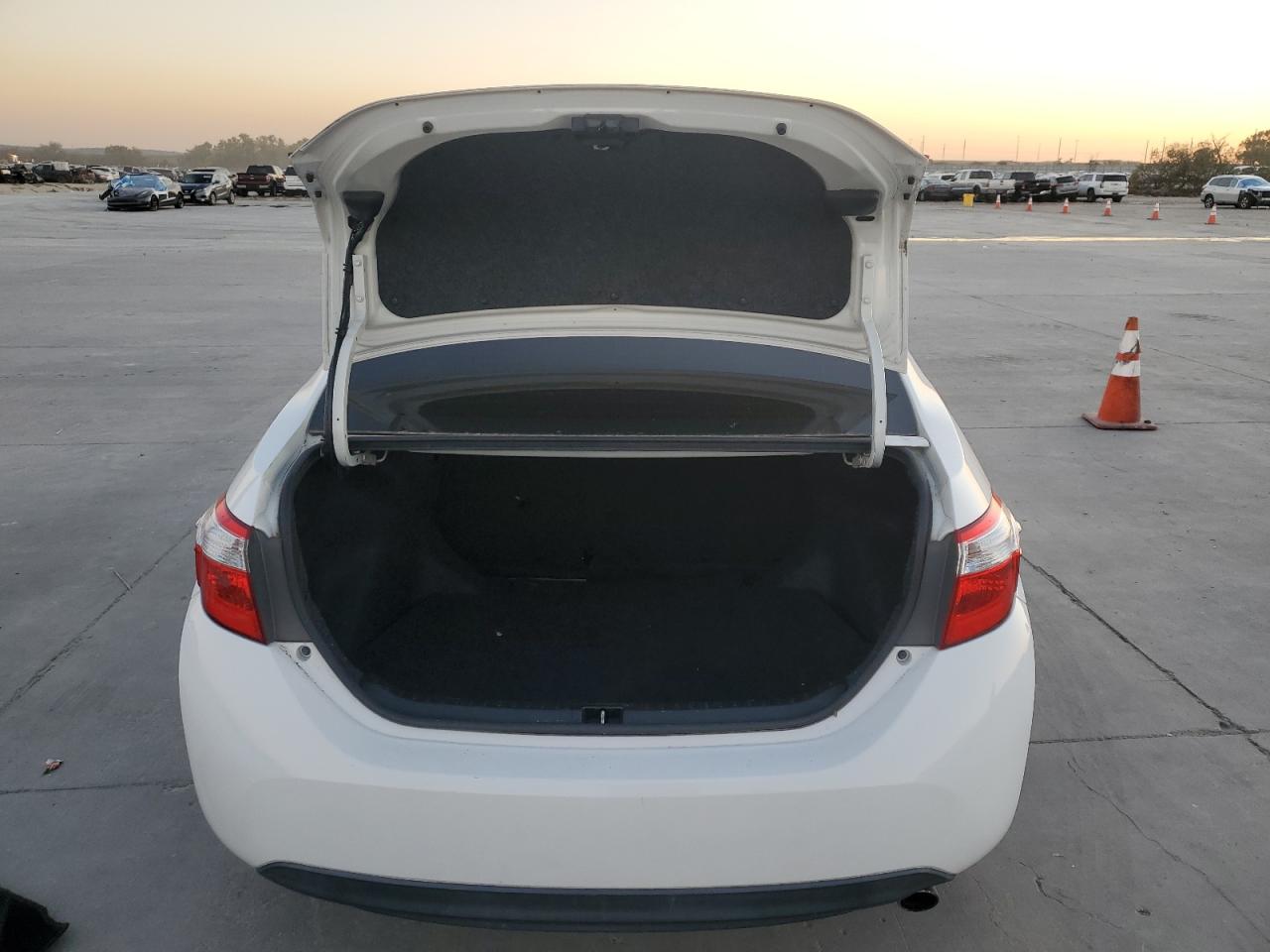 2015 Toyota Corolla VIN 2T1BURHE5FC305316 Copart auction photo, front end damage thumbnail 6