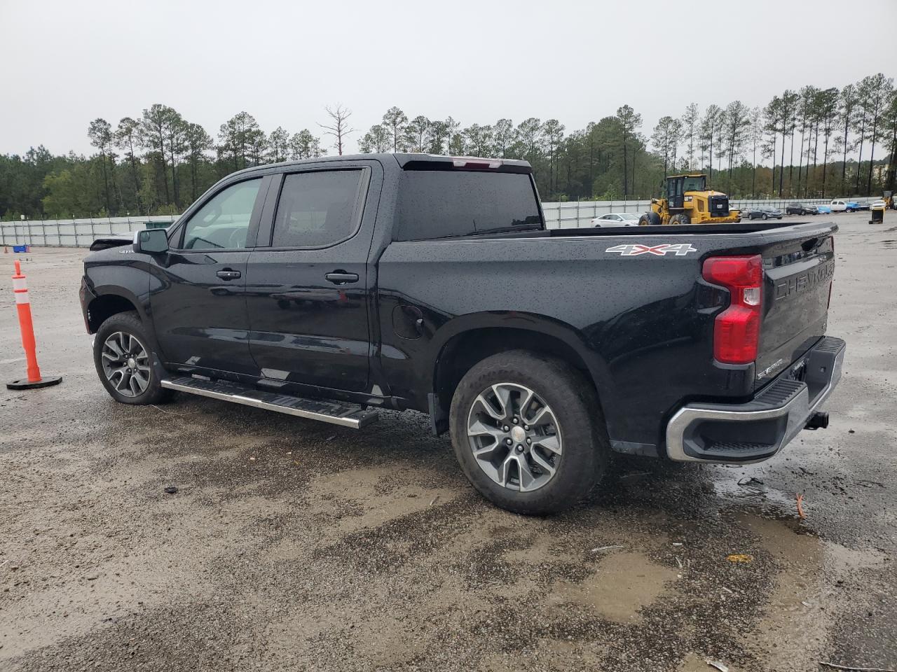 2023 Chevrolet Silverado VIN 1GCUDDE81PZ109018 Copart auction photo, vandalism / front end damage thumbnail 2