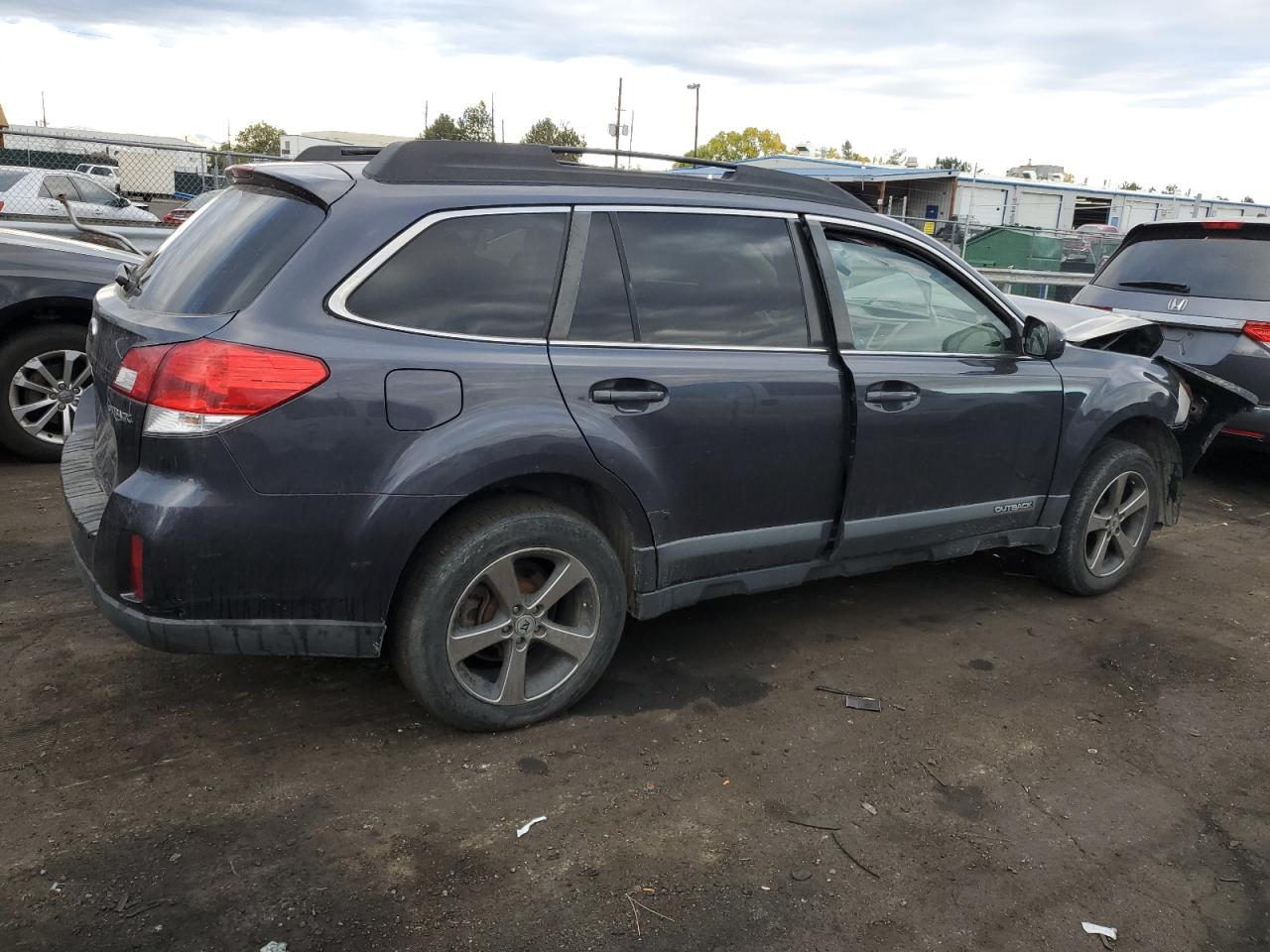 2013 Subaru Outback VIN 4S4BRCCC4D3267213 Copart auction photo, front end / side damage thumbnail 3