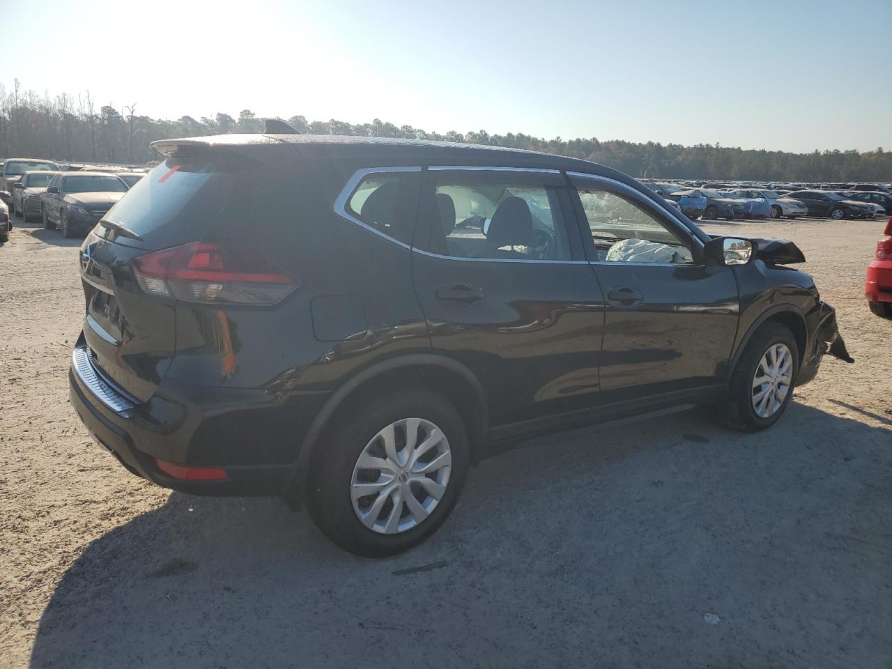 2018 Nissan Rogue VIN KNMAT2MT9JP611388 Copart auction photo, front end damage thumbnail 3