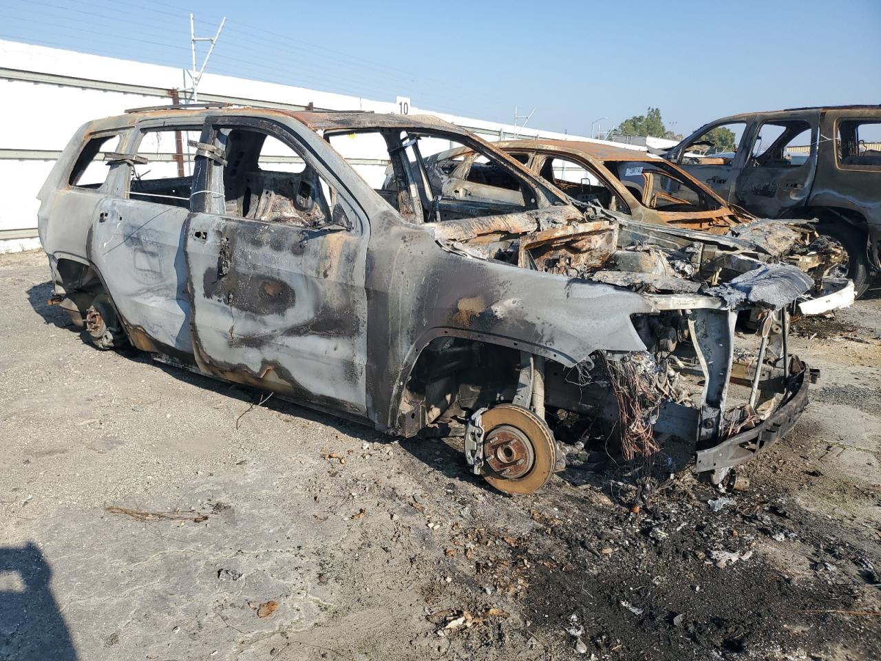 2011 Jeep Grand Cherokee VIN 1J4RS5GG9BC610914 Copart auction photo, burn damage thumbnail 4