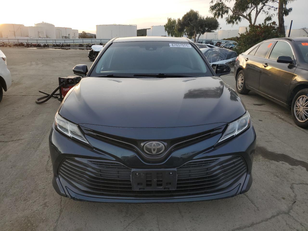 2018 Toyota Camry VIN JTNB11HKXJ3022780 Copart auction photo, vandalism damage thumbnail 5