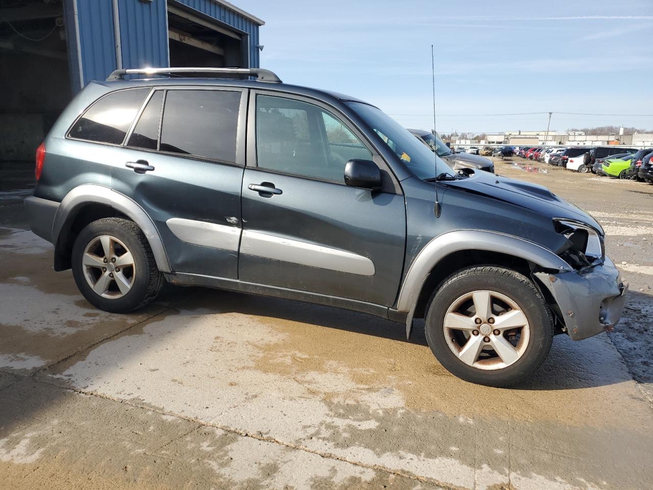 2004 Toyota RAV 4 VIN JTEHD20V740008516 Copart auction photo, front end / side damage thumbnail 4