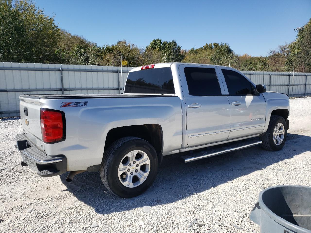 2015 Chevrolet Silverado VIN 3GCUKREC3FG485628 Copart auction photo, front end damage thumbnail 3