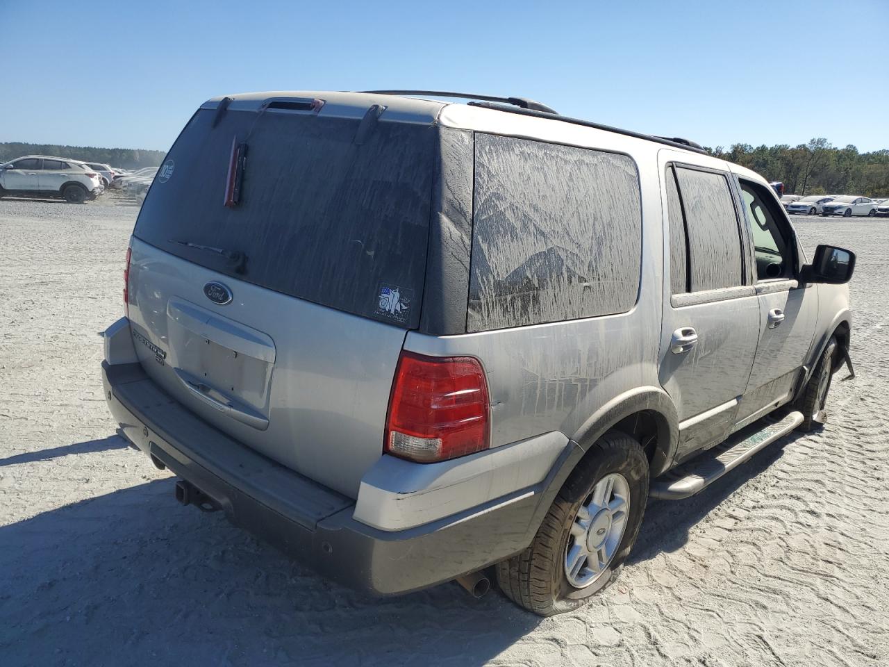 2004 Ford Expedition VIN 1FMFU15LX4LA45244 Copart auction photo, water/flood damage thumbnail 3