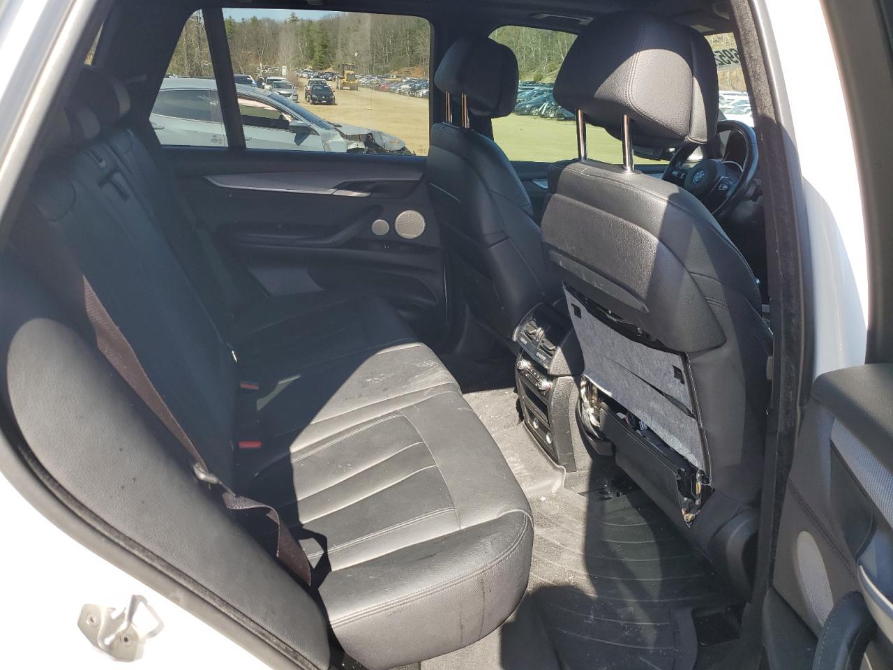 2015 BMW X5 VIN 5UXKS4C57F0J98441 Copart auction photo, water/flood / minor dent/scratches damage thumbnail 11