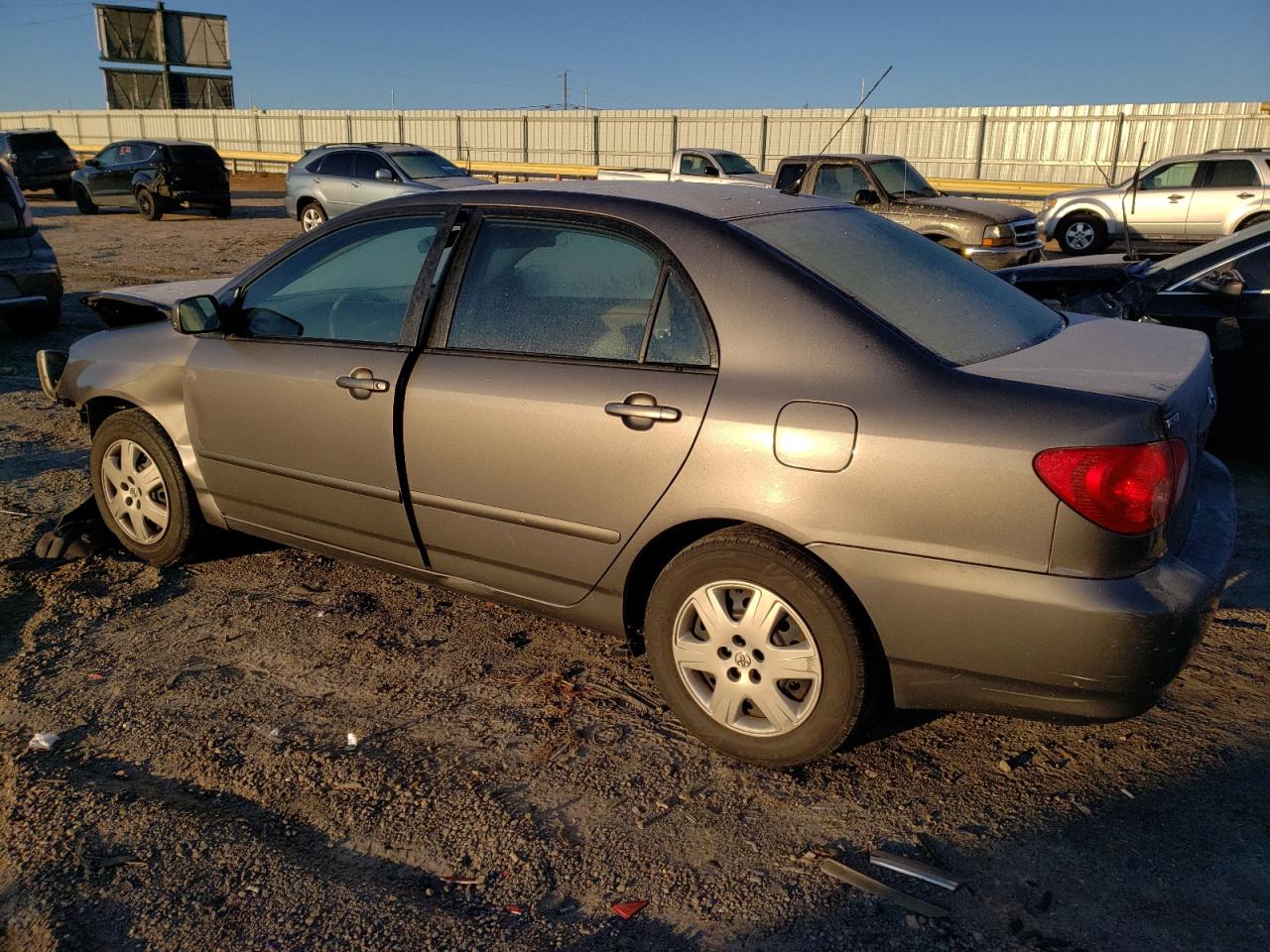 2007 Toyota Corolla VIN 2T1BR32E27C738004 Copart auction photo, front end / side damage thumbnail 2