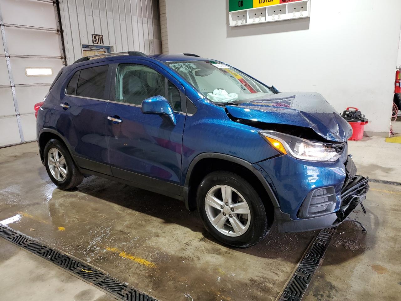 2020 Chevrolet Trax VIN 3GNCJPSBXLL313041 Copart auction photo, front end / side damage thumbnail 4