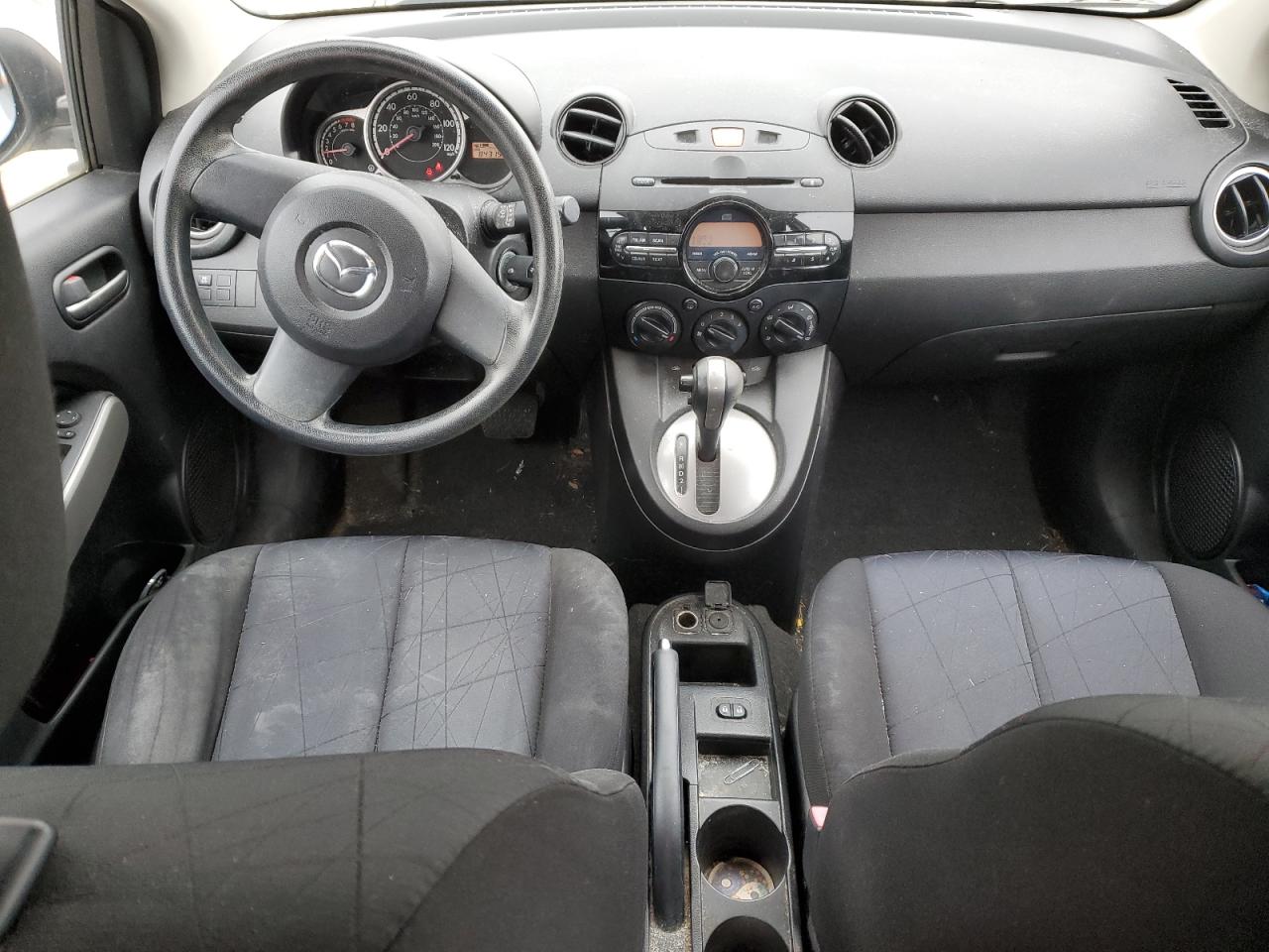 2011 Mazda 2 VIN JM1DE1HZ6B0130251 Copart auction photo, rear end / minor dent/scratches damage thumbnail 8