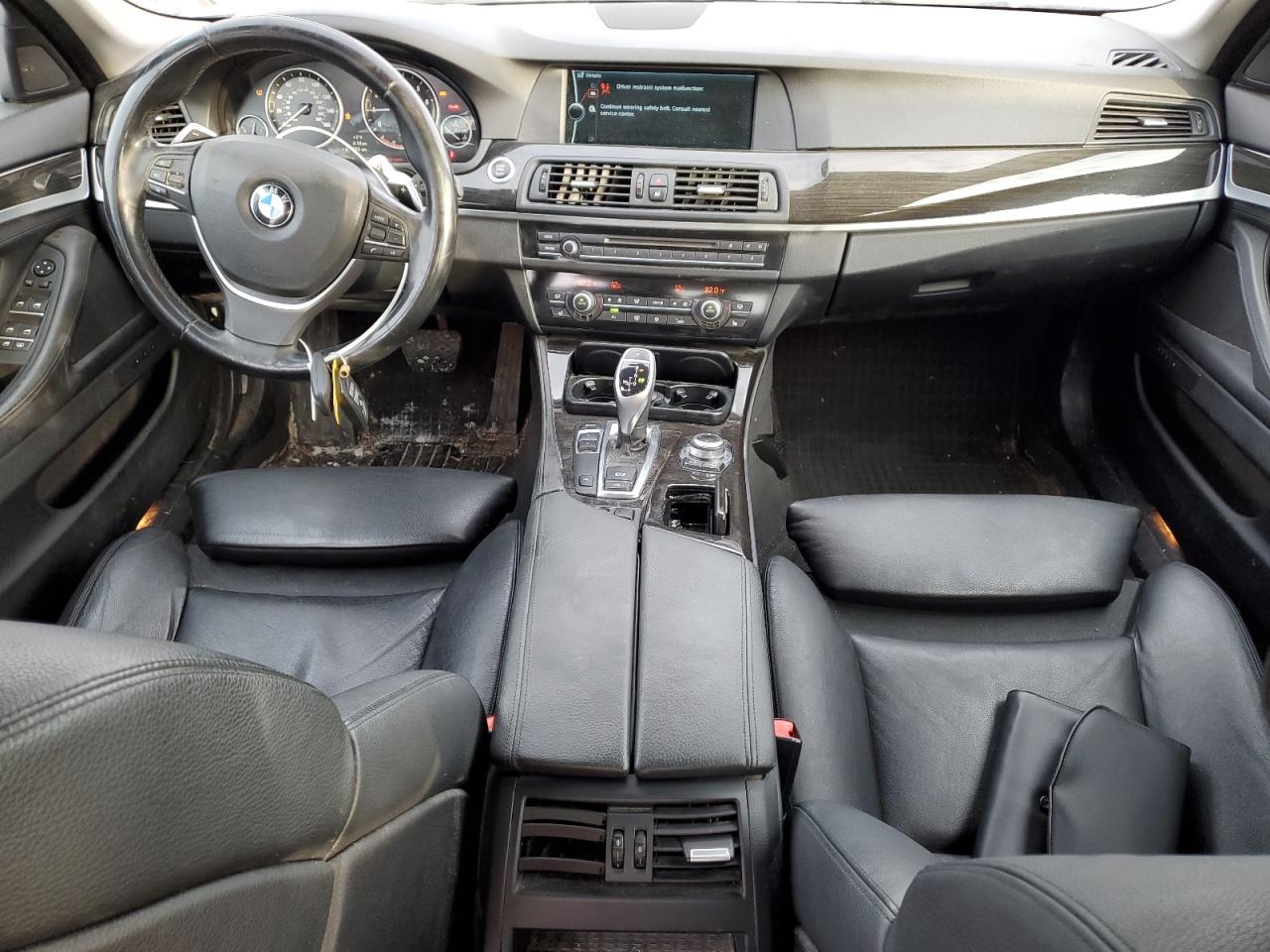 2011 BMW 5er VIN WBAFR7C55BC807595 Copart auction photo, rear end / minor dent/scratches damage thumbnail 8