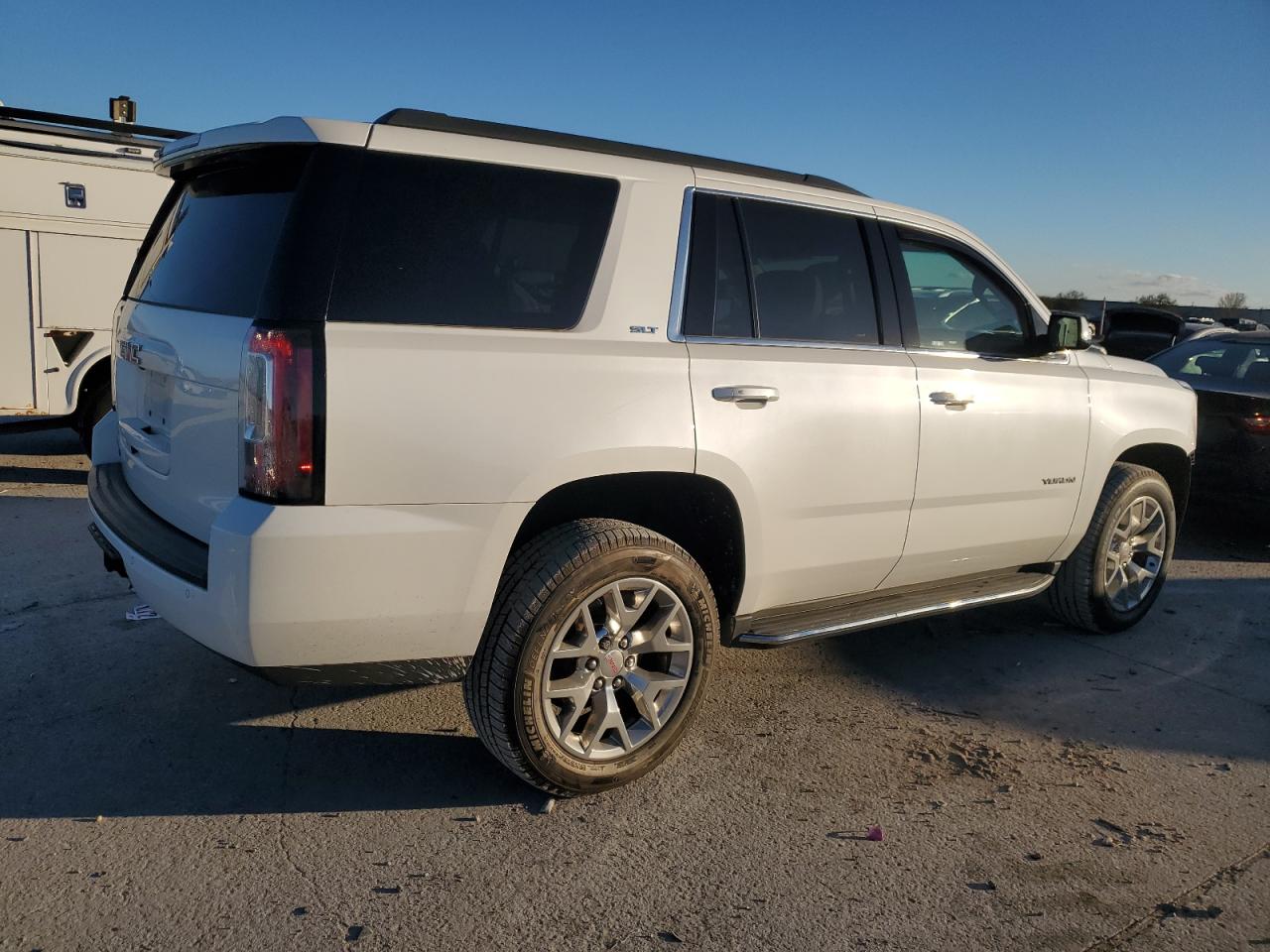 2016 GMC Yukon VIN 1GKS1BKC5GR391178 Copart auction photo, front end damage thumbnail 3