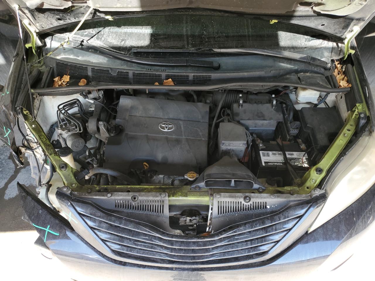 2014 Toyota Sienna VIN 5TDZK3DC6ES470318 Copart auction photo, front end / hail damage thumbnail 12