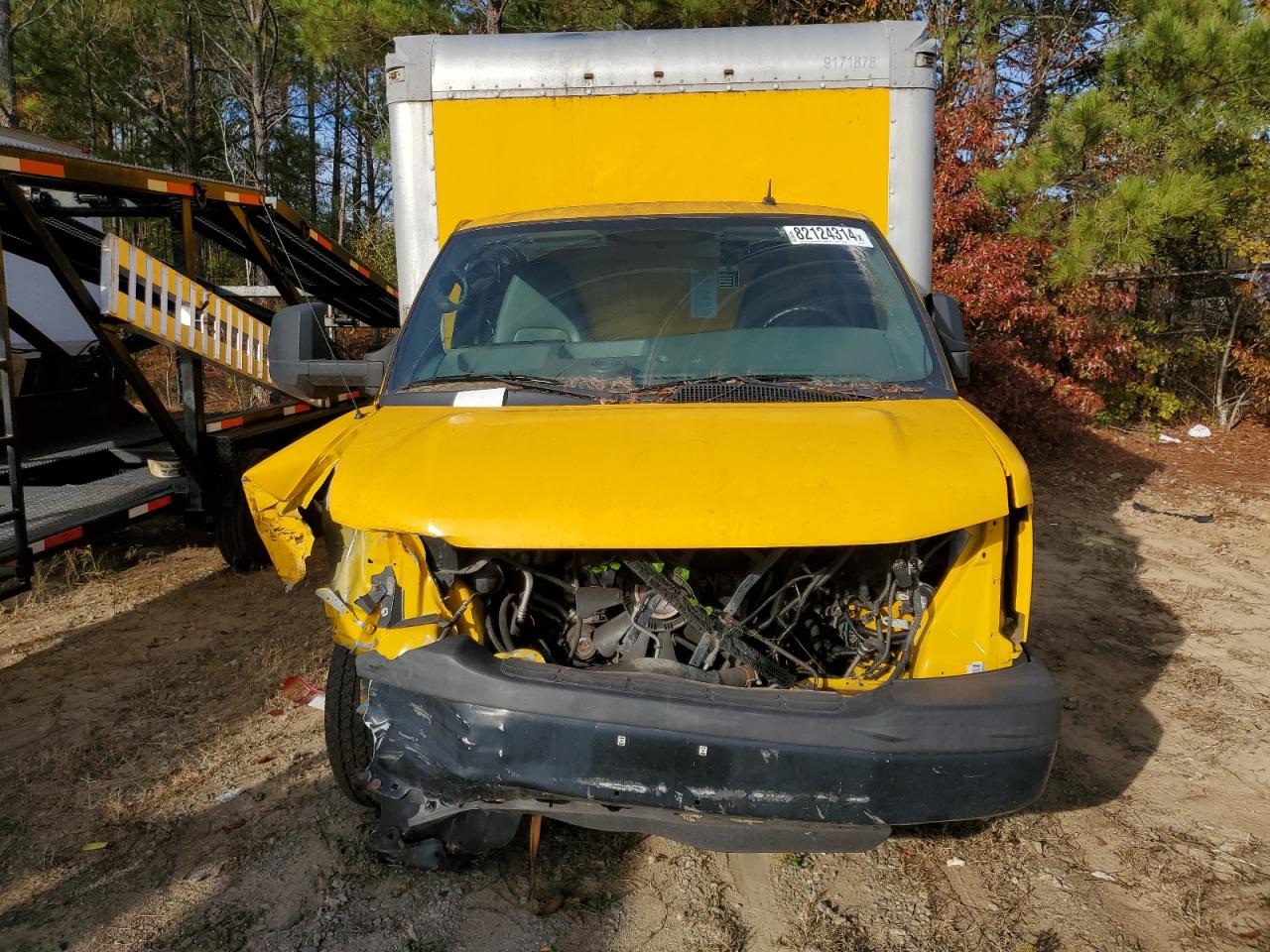 2015 GMC Savana VIN 1GD374CG9F1201497 Copart auction photo, front end / side damage thumbnail 5