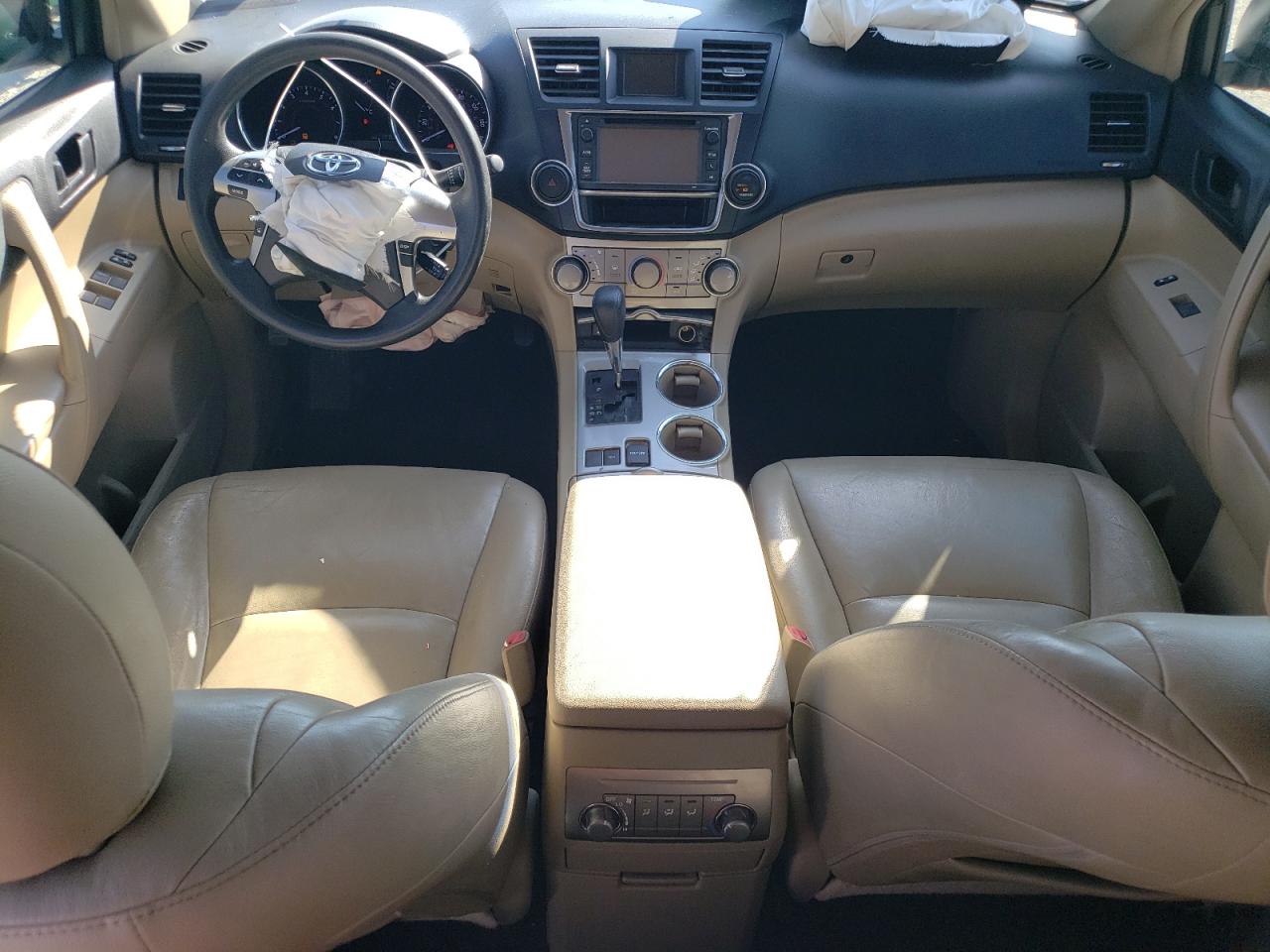 2013 Toyota Highlander VIN 5TDZA3EH7DS040843 Copart auction photo, front end / minor dent/scratches damage thumbnail 8