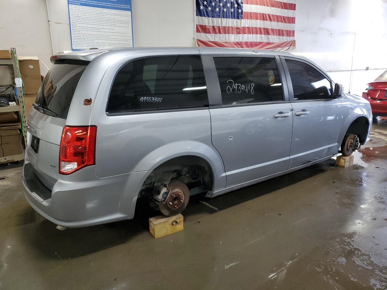 2020 Dodge Caravan VIN 2C4RDGEG7LR178699 Copart auction photo, vandalism / all over damage thumbnail 3