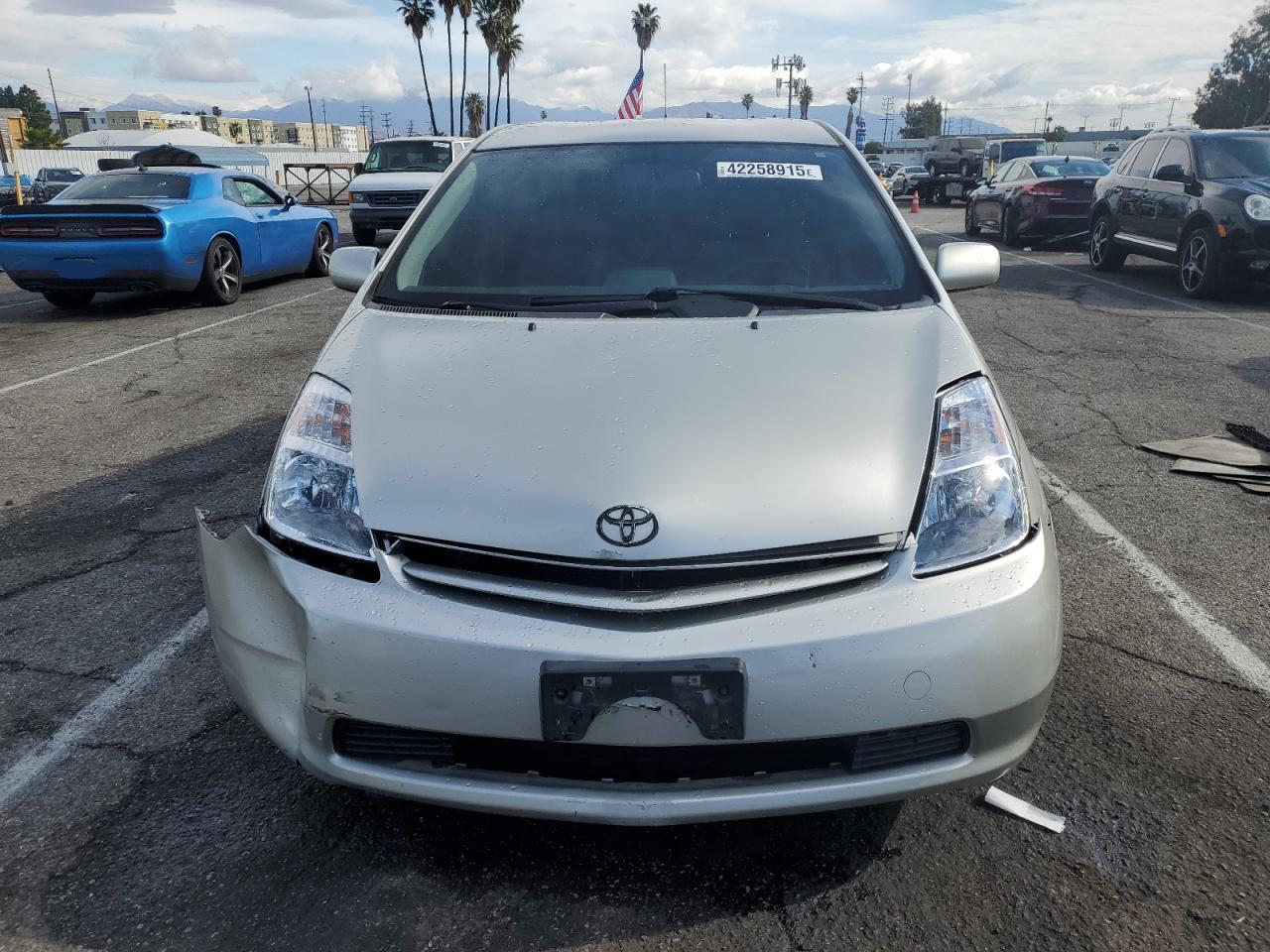 2004 Toyota Prius VIN JTDKB20U640024679 Copart auction photo, front end damage thumbnail 5