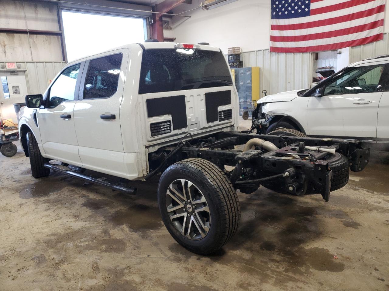 2021 Ford F-150 VIN 1FTFW1E54MFB07042 Copart auction photo, stripped / rear end damage thumbnail 2