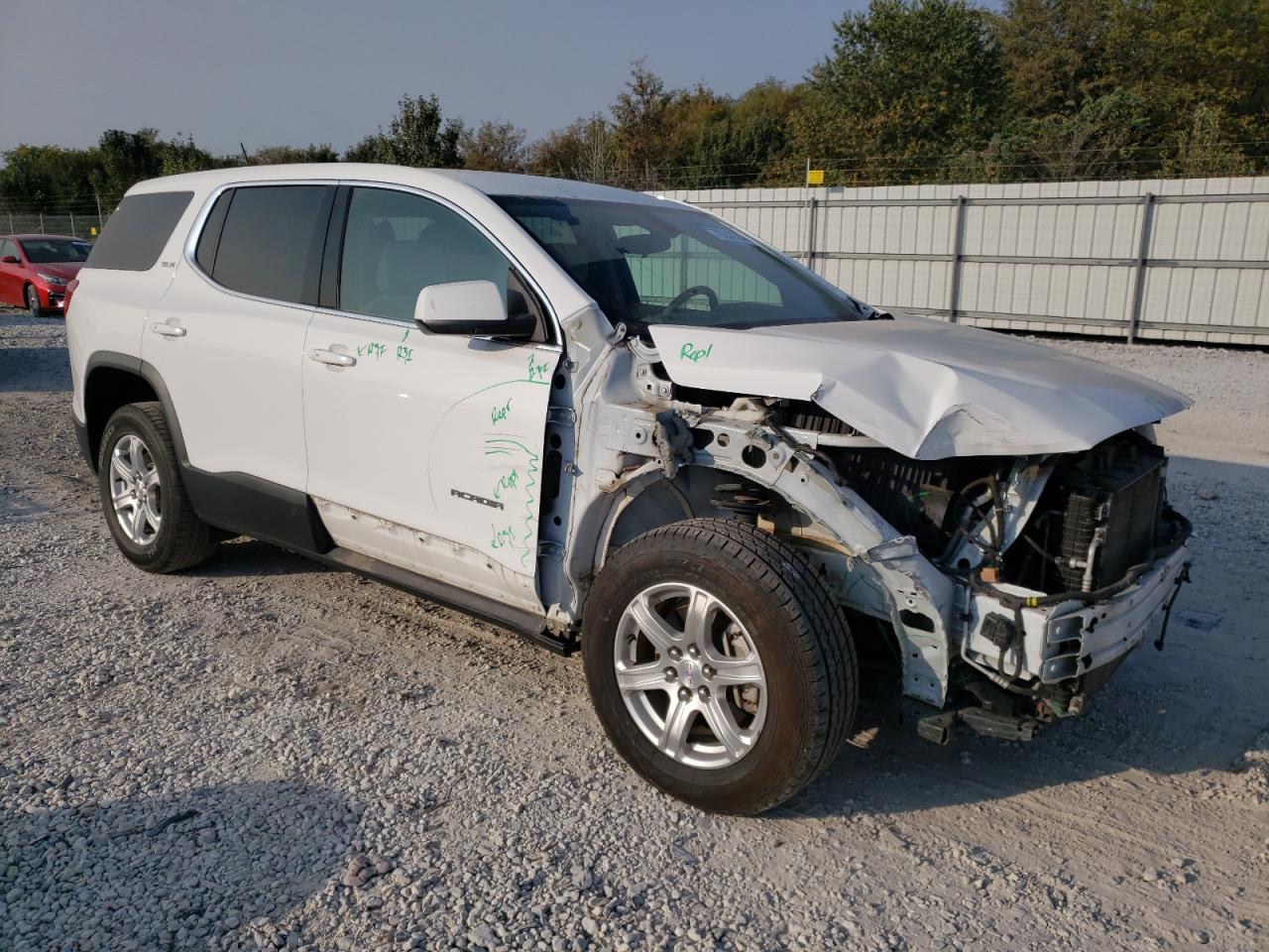 2019 GMC Acadia VIN 1GKKNKLAXKZ246499 Copart auction photo, front end / side damage thumbnail 4