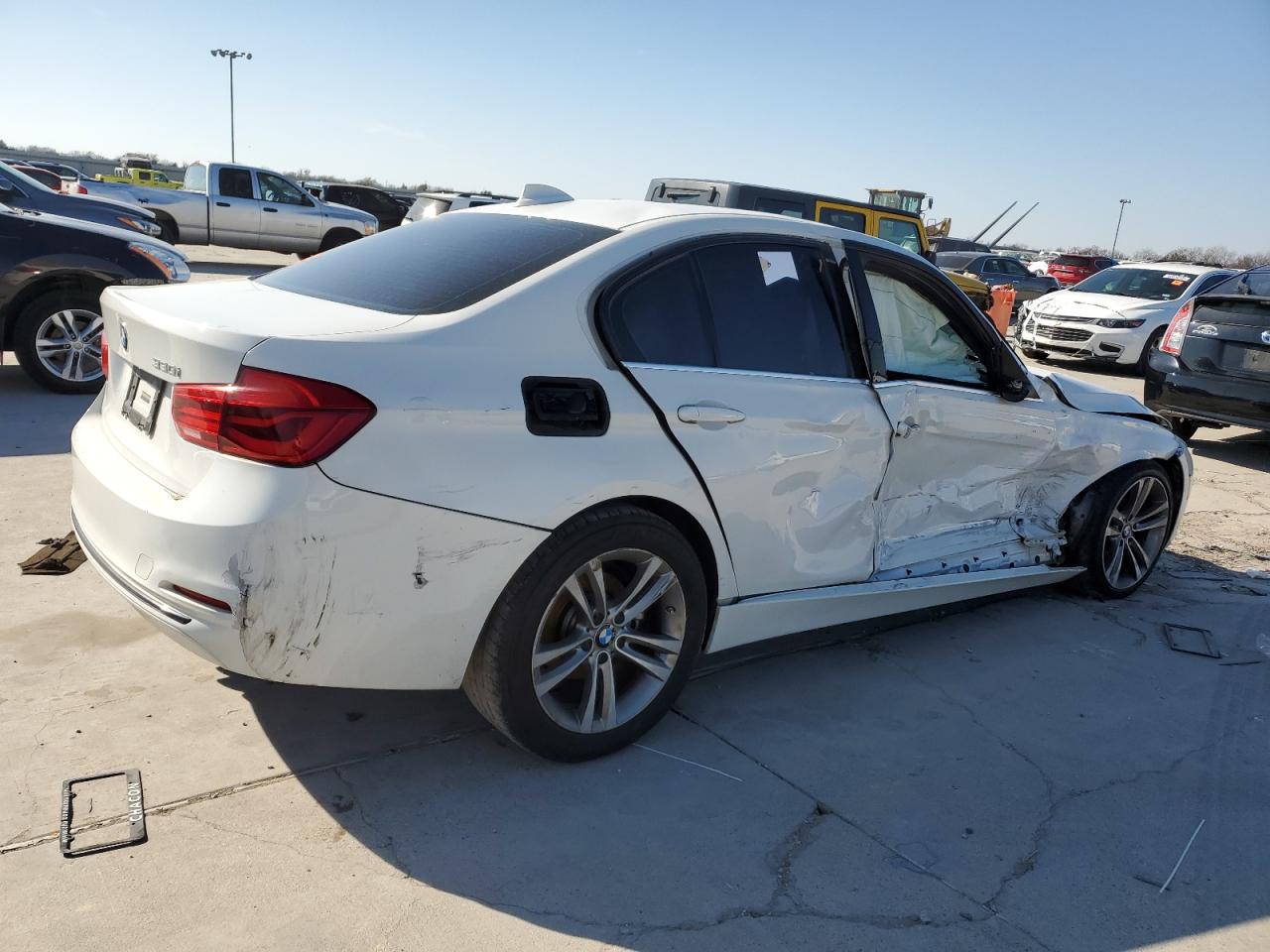 2018 BMW 3er VIN WBA8B9G55JNU96966 Copart auction photo, side / front end damage thumbnail 3