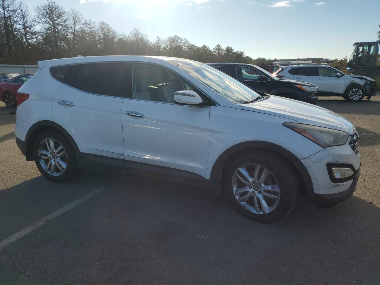 2013 Hyundai Santa Fe VIN 5XYZWDLA5DG065072 Copart auction photo, minor dent/scratches damage thumbnail 4