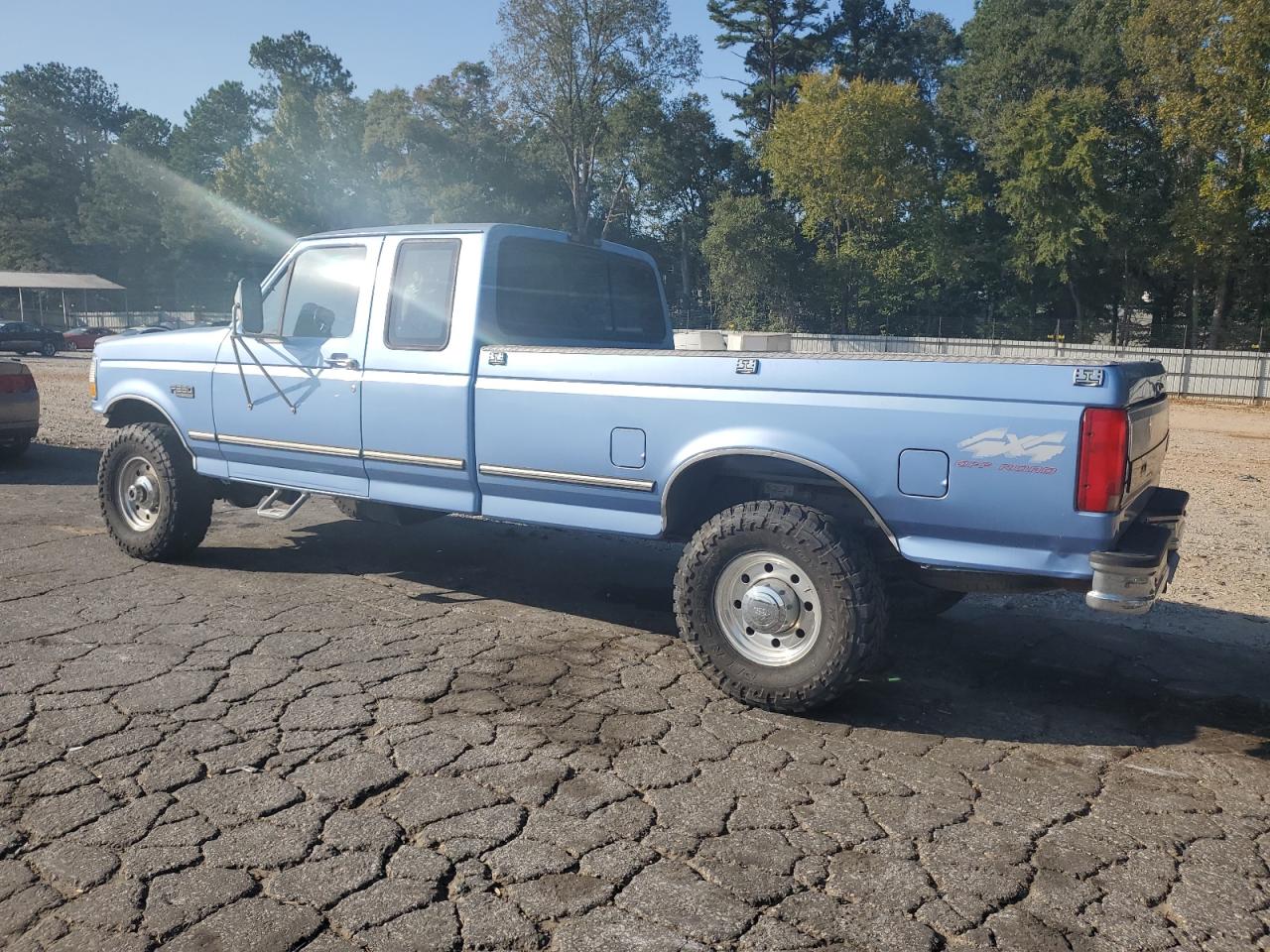1996 Ford F250 VIN 1FTHX26G4TEB59478 Copart auction photo, front end damage thumbnail 2
