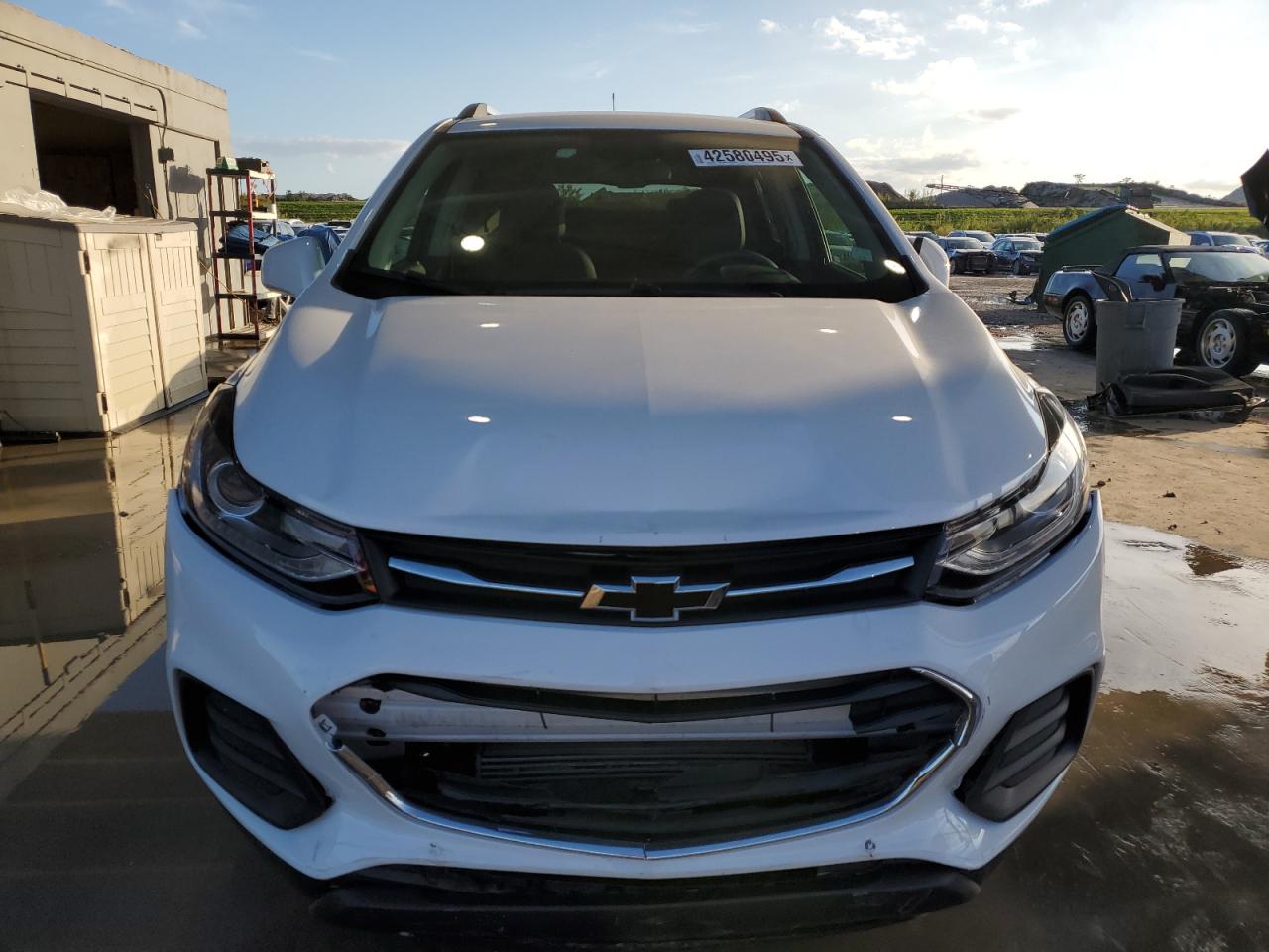 2021 Chevrolet Trax VIN KL7CJLSB1MB335818 Copart auction photo, front end damage thumbnail 5