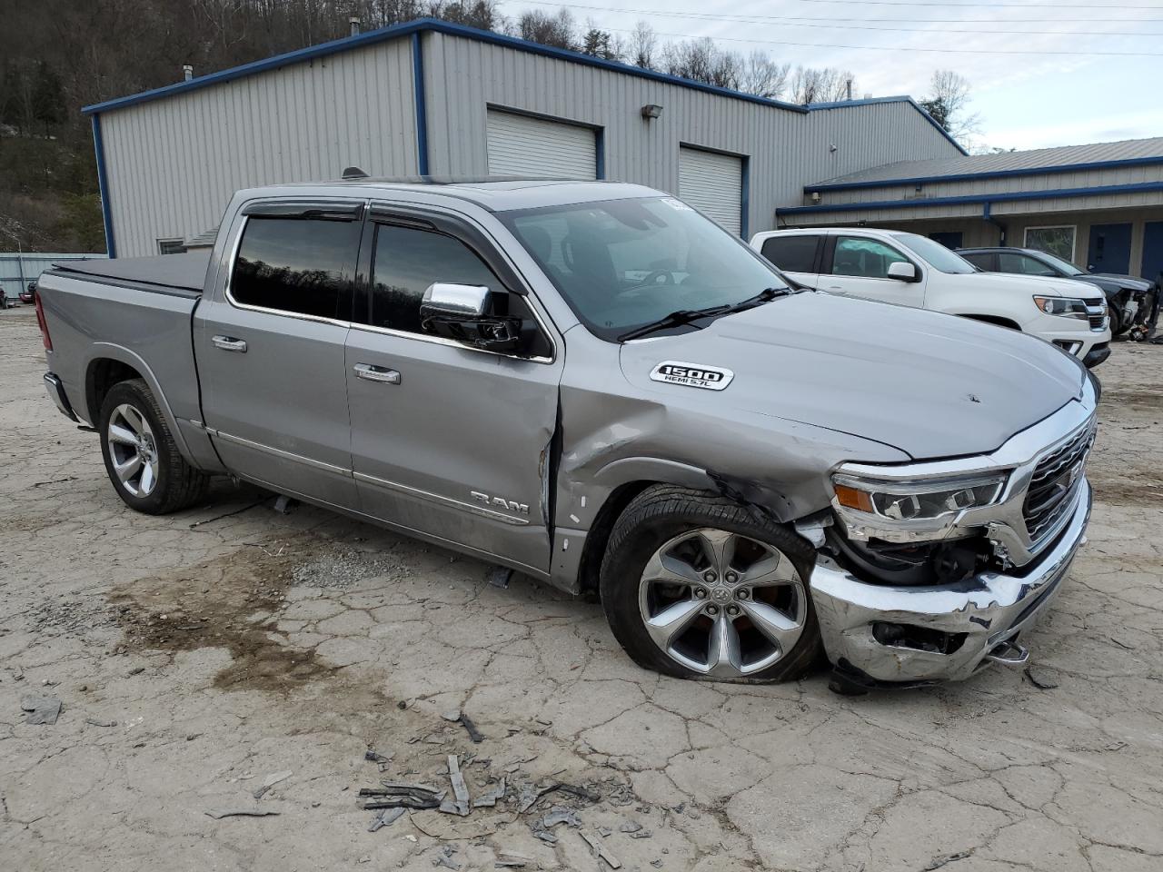 2019 RAM 1500 VIN 1C6SRFHT1KN517868 Copart auction photo, front end / side damage thumbnail 4