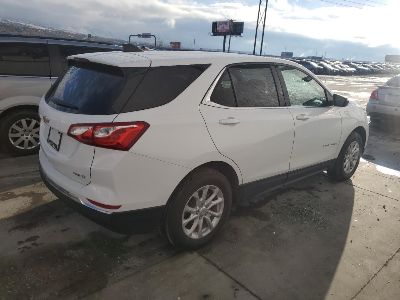 2020 Chevrolet Equinox VIN 3GNAXUEVXLS612092 Copart auction photo, front end damage thumbnail 3