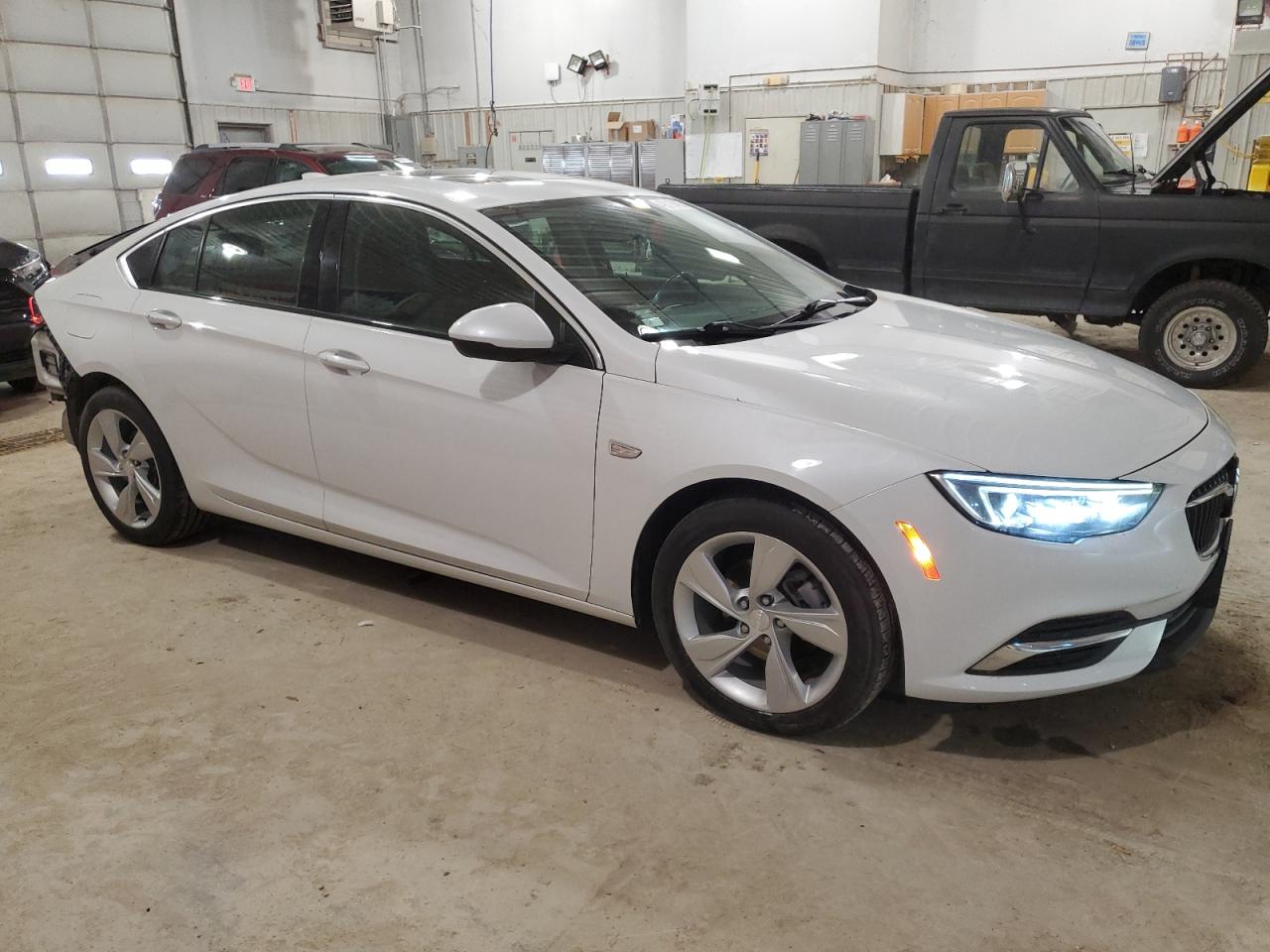 2018 Buick Regal VIN W04GL6SX5J1082235 Copart auction photo, rear end damage thumbnail 4