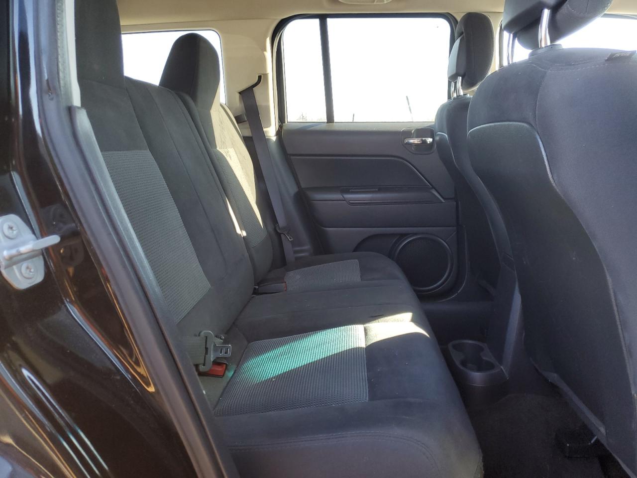 2016 Jeep Liberty (Patriot) VIN 1C4NJPBB5GD683746 Copart auction photo, front end / minor dent/scratches damage thumbnail 11
