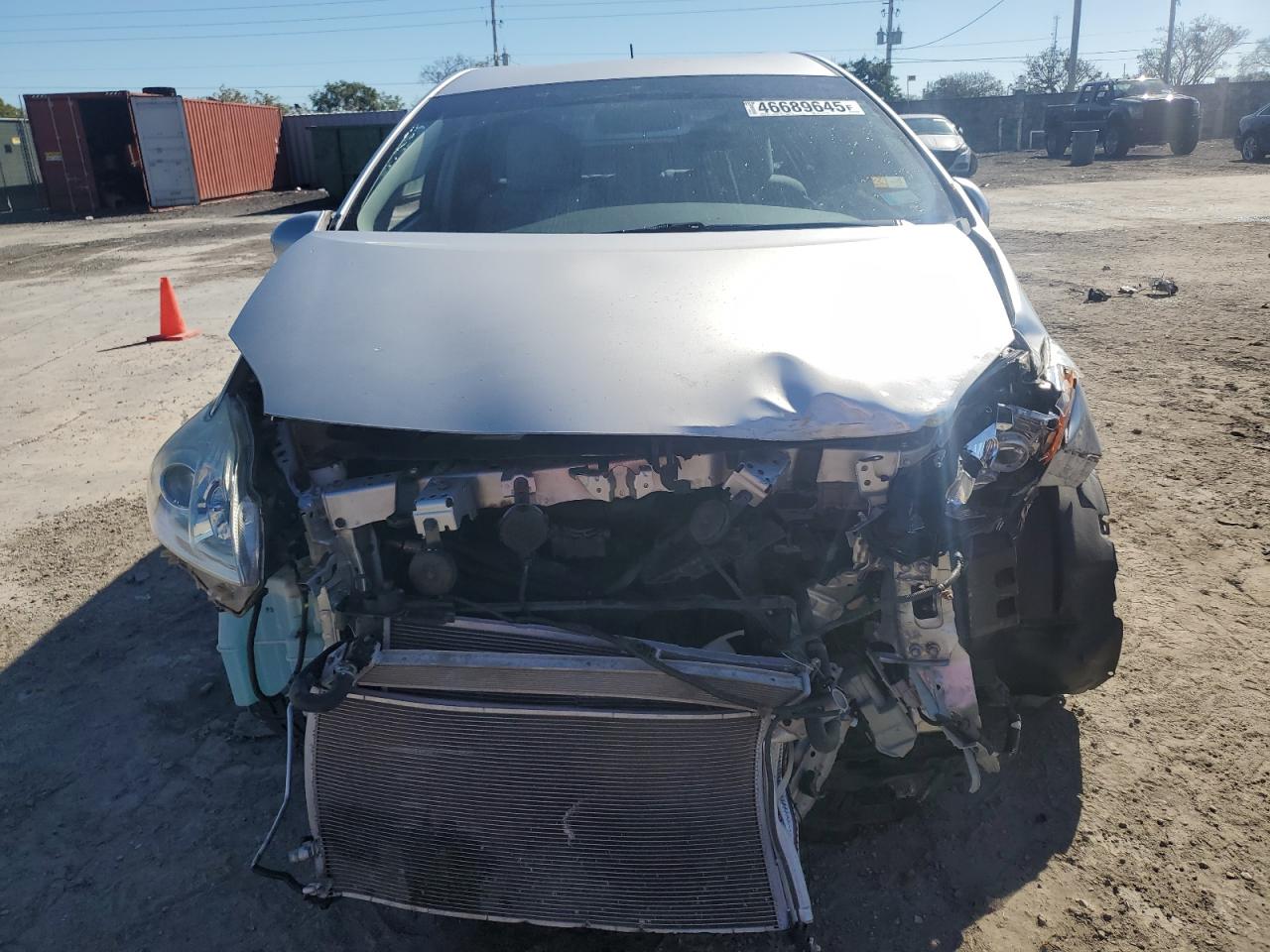 2015 Toyota Prius VIN JTDKN3DU0F1913210 Copart auction photo, front end damage thumbnail 5