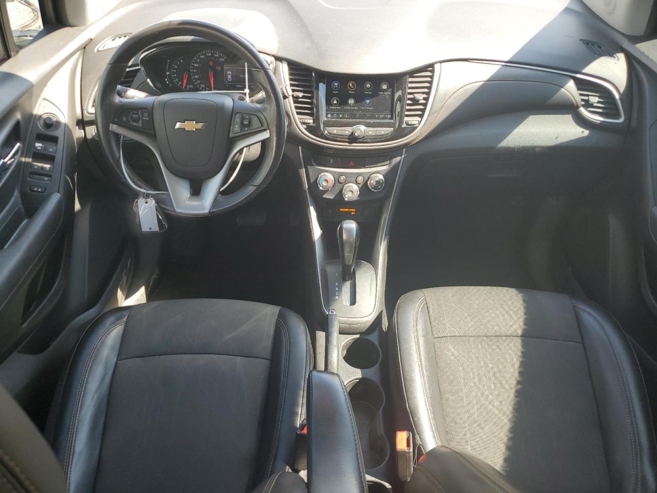 2019 Chevrolet Trax VIN 3GNCJLSB2KL184686 Copart auction photo, side / normal wear damage thumbnail 8