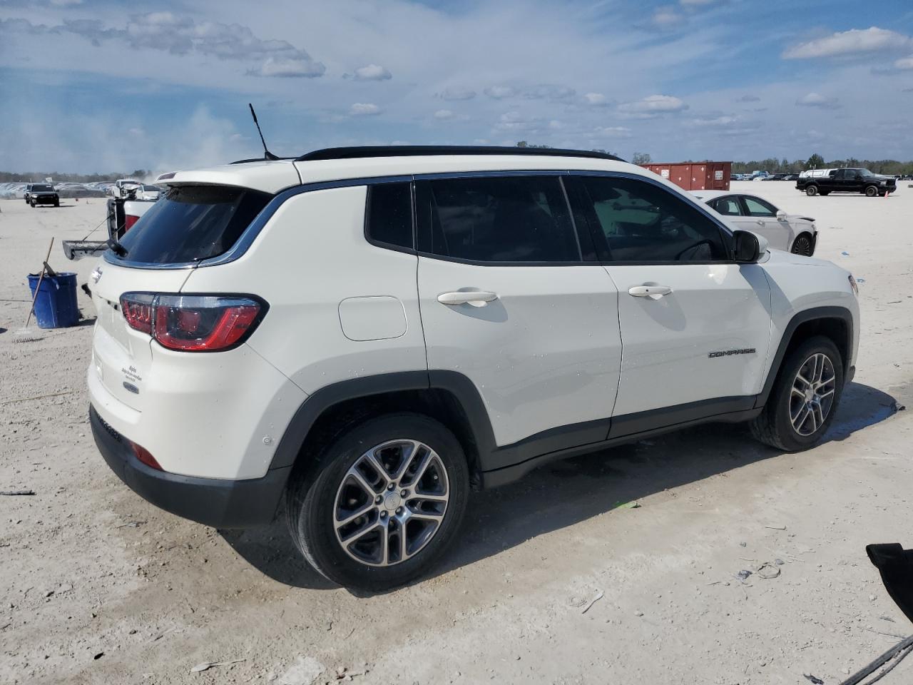 2018 Jeep Compass VIN 3C4NJCBBXJT468230 Copart auction photo, rear end / side damage thumbnail 3