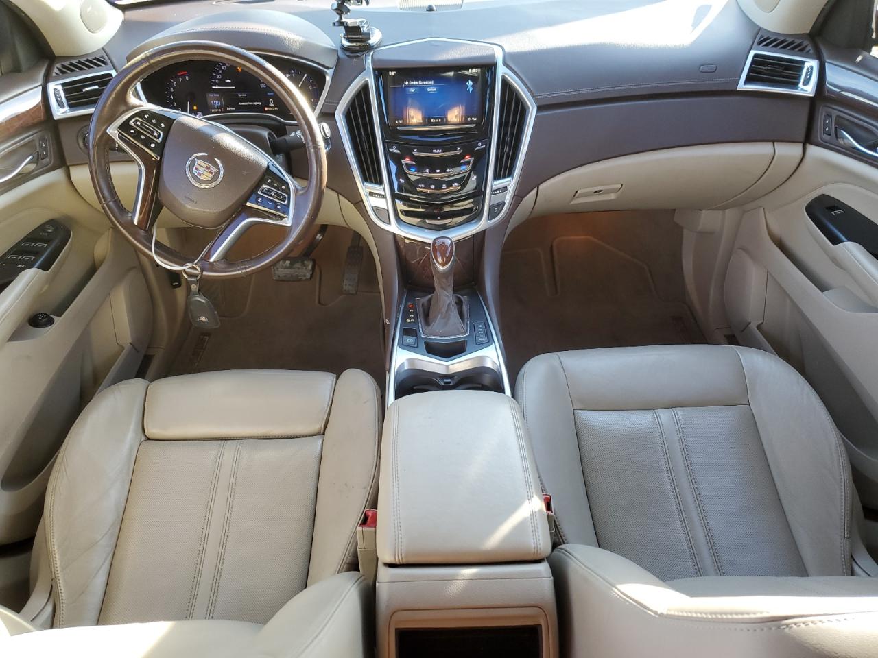 2015 Cadillac SRX VIN 3GYFNCE31FS612428 Copart auction photo, front end / minor dent/scratches damage thumbnail 8