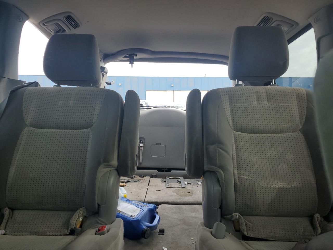 2010 Toyota Sienna VIN 5TDKK4CC5AS310448 Copart auction photo, rear end damage thumbnail 10