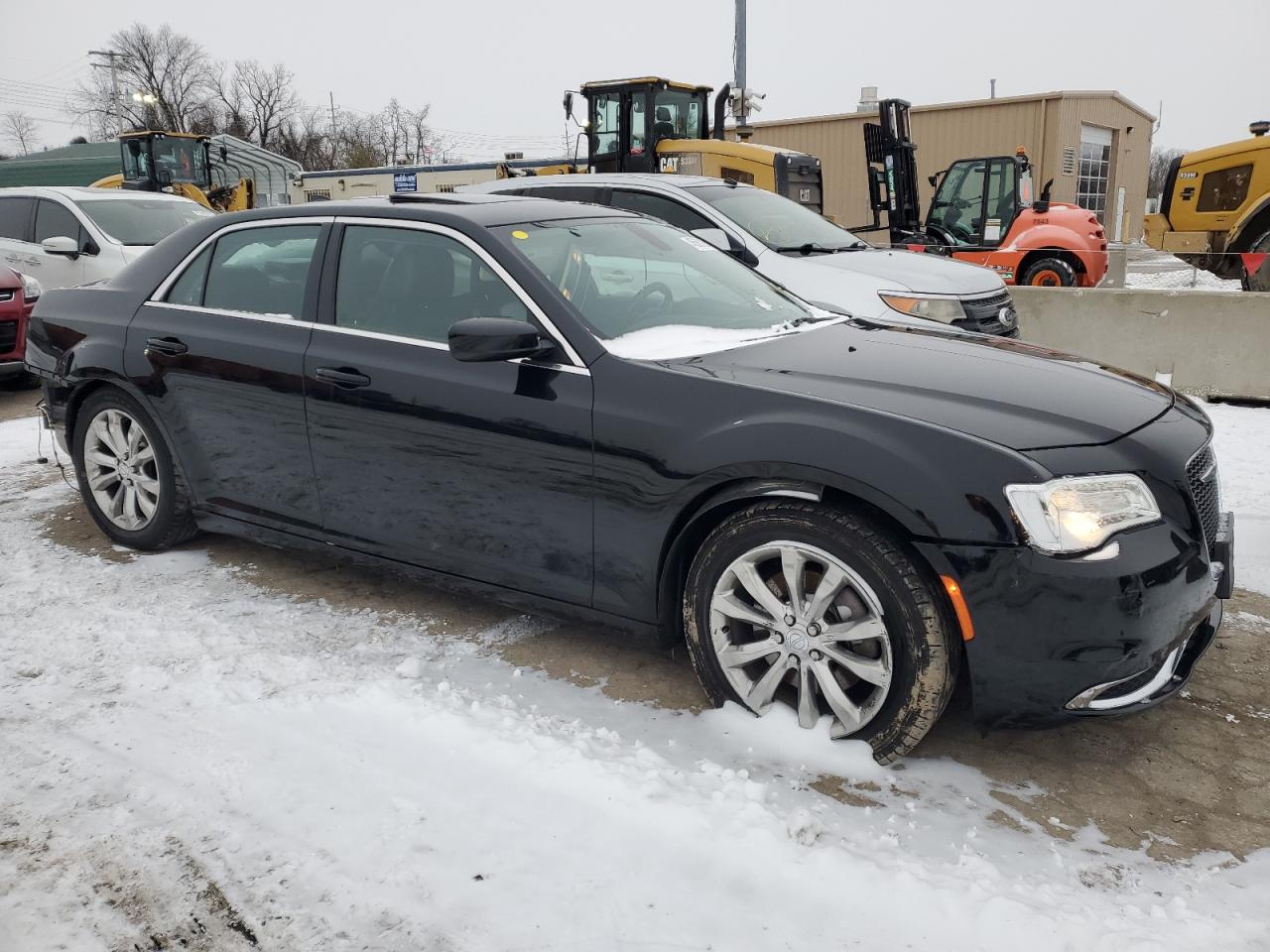2017 Chrysler 300 VIN 2C3CCARG5HH538912 Copart auction photo, rear end / side damage thumbnail 4