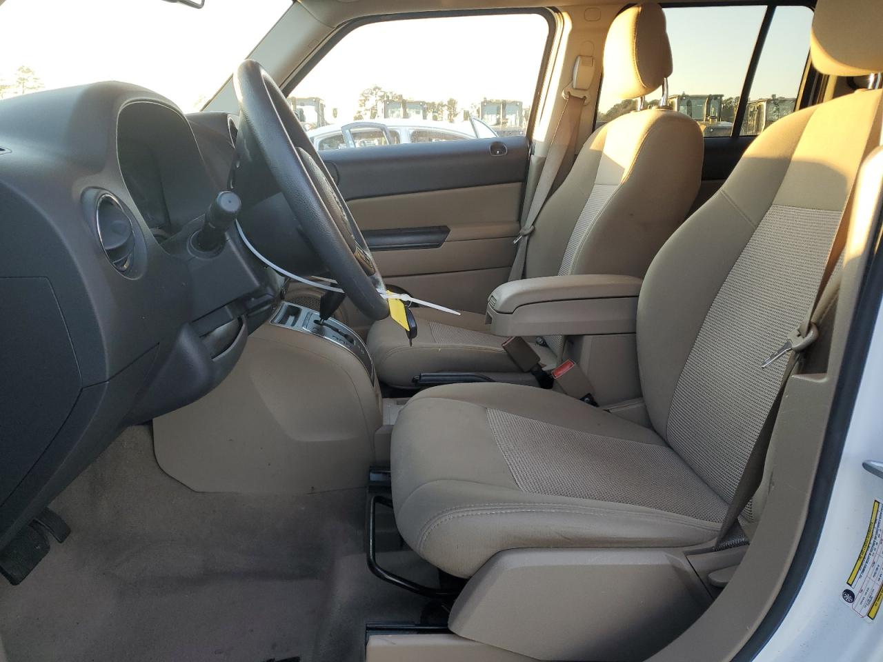 2016 Jeep Liberty (Patriot) VIN 1C4NJPBB0GD801363 Copart auction photo, front end / side damage thumbnail 7