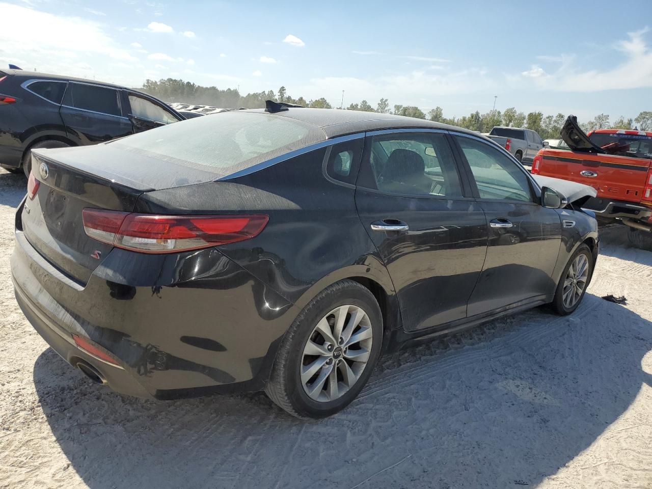 2018 KIA Optima VIN 5XXGT4L31JG232058 Copart auction photo, front end damage thumbnail 3
